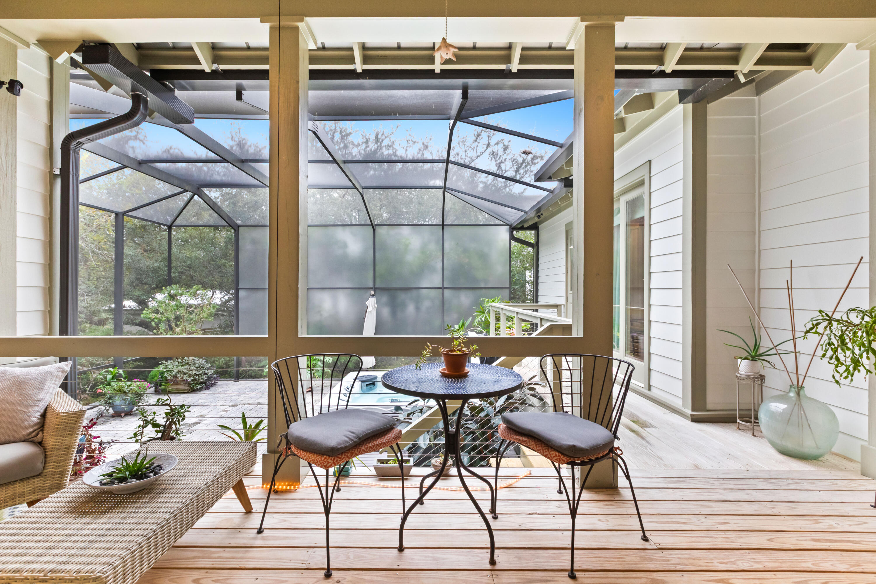 SEABREEZE FOREST - Residential