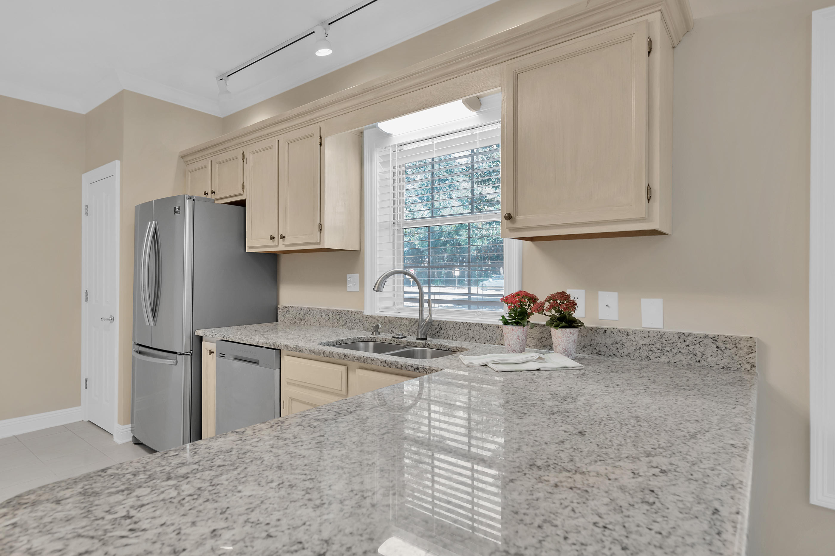 PALM SHORES FIRST ADDN - Residential