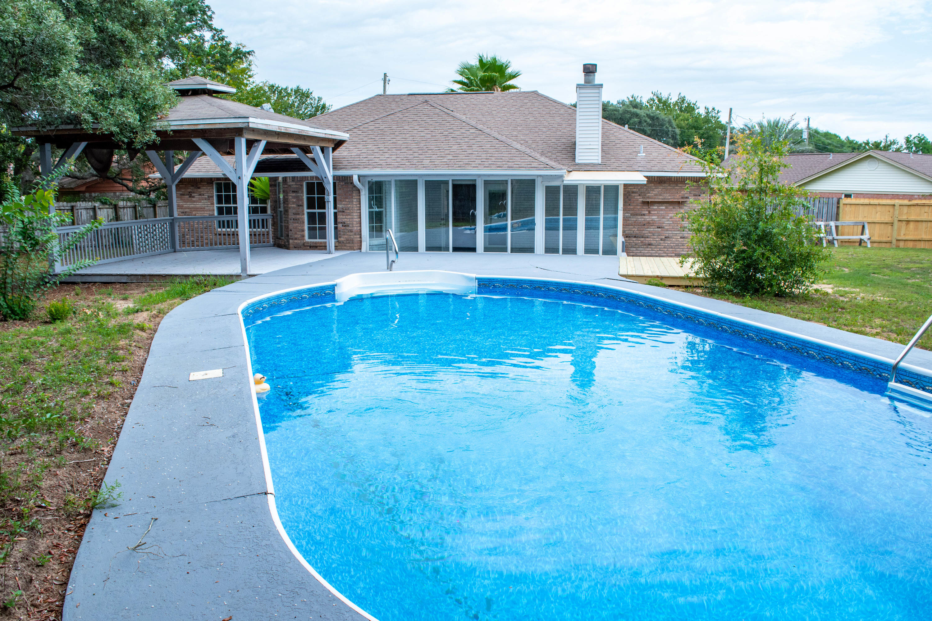 COUNTRY BREEZE ESTATES - Residential