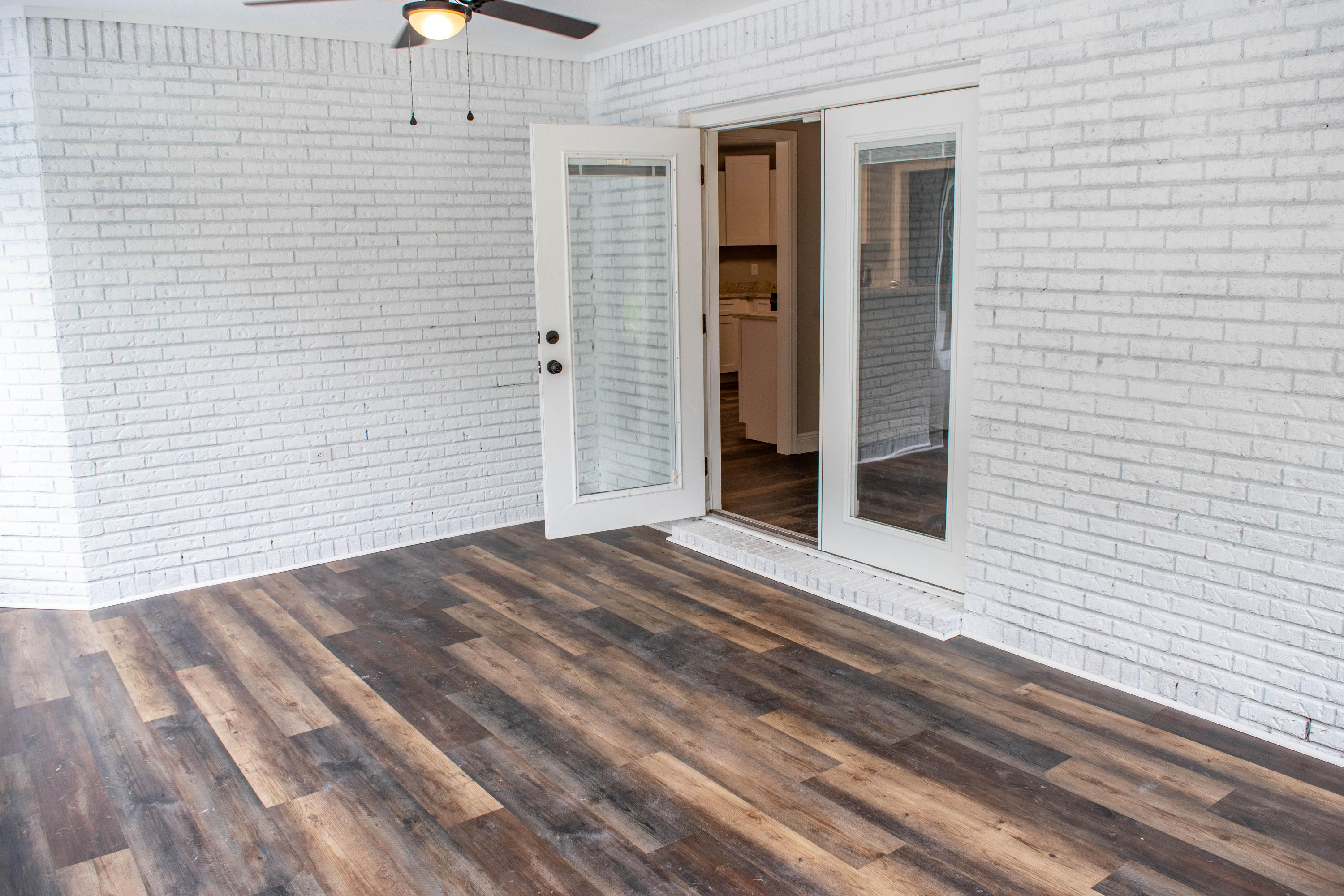 COUNTRY BREEZE ESTATES - Residential