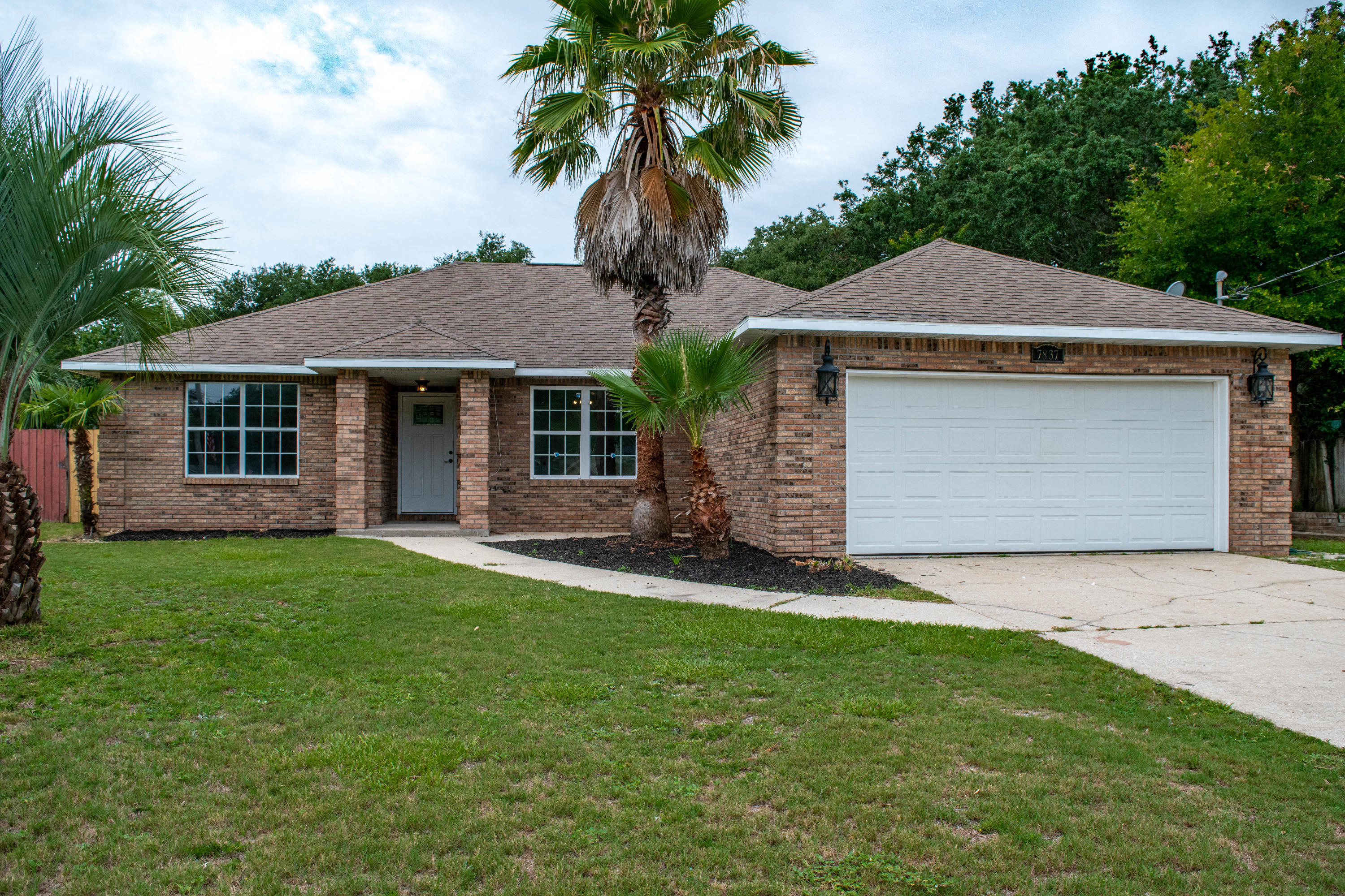 COUNTRY BREEZE ESTATES - Residential