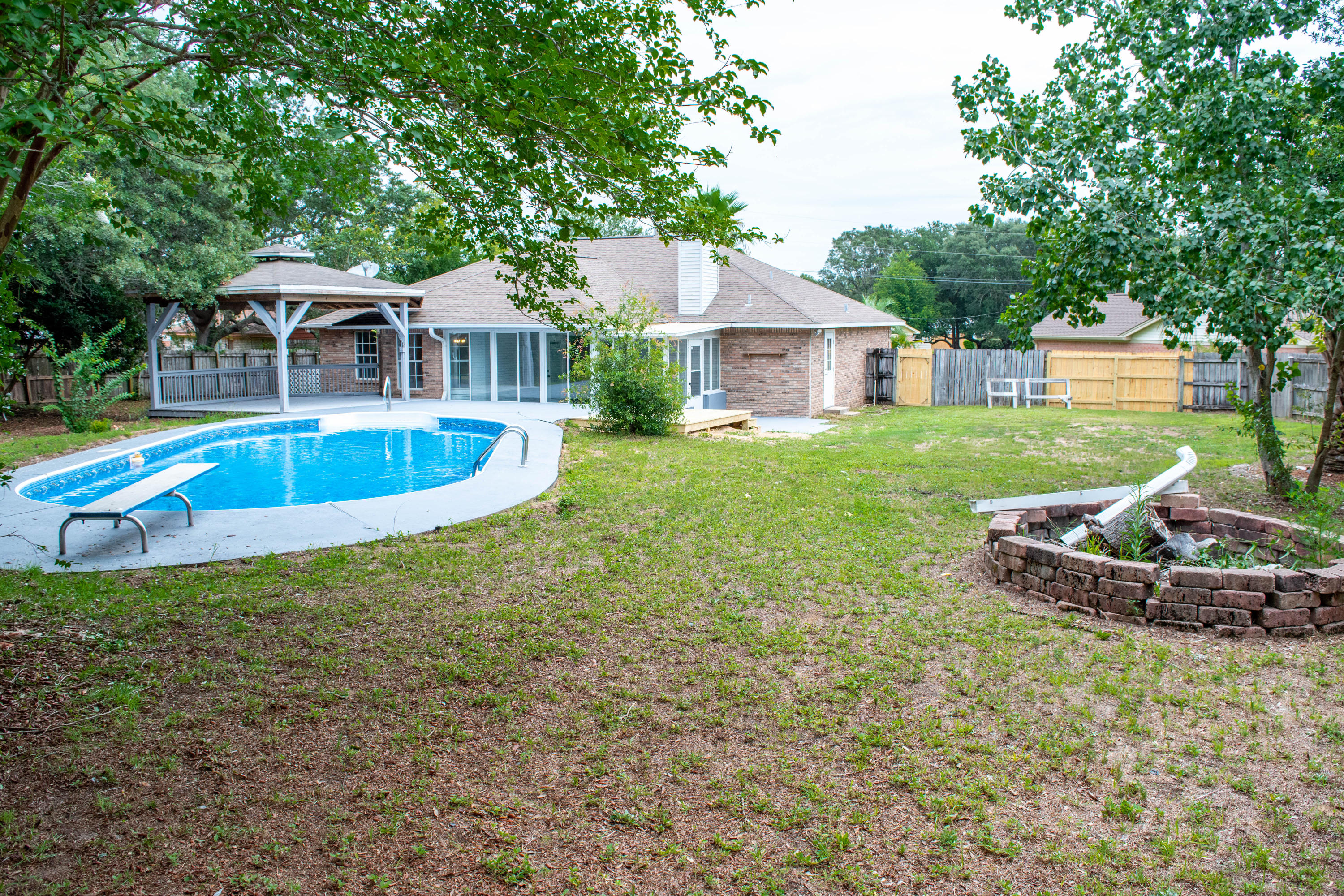 COUNTRY BREEZE ESTATES - Residential