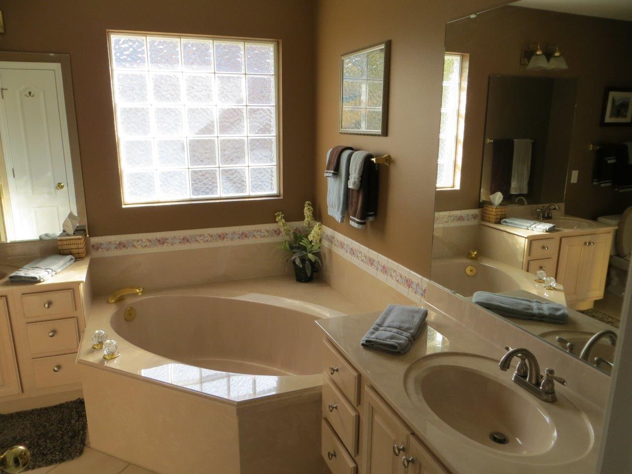 AVALON BEACH ESTATES - Residential