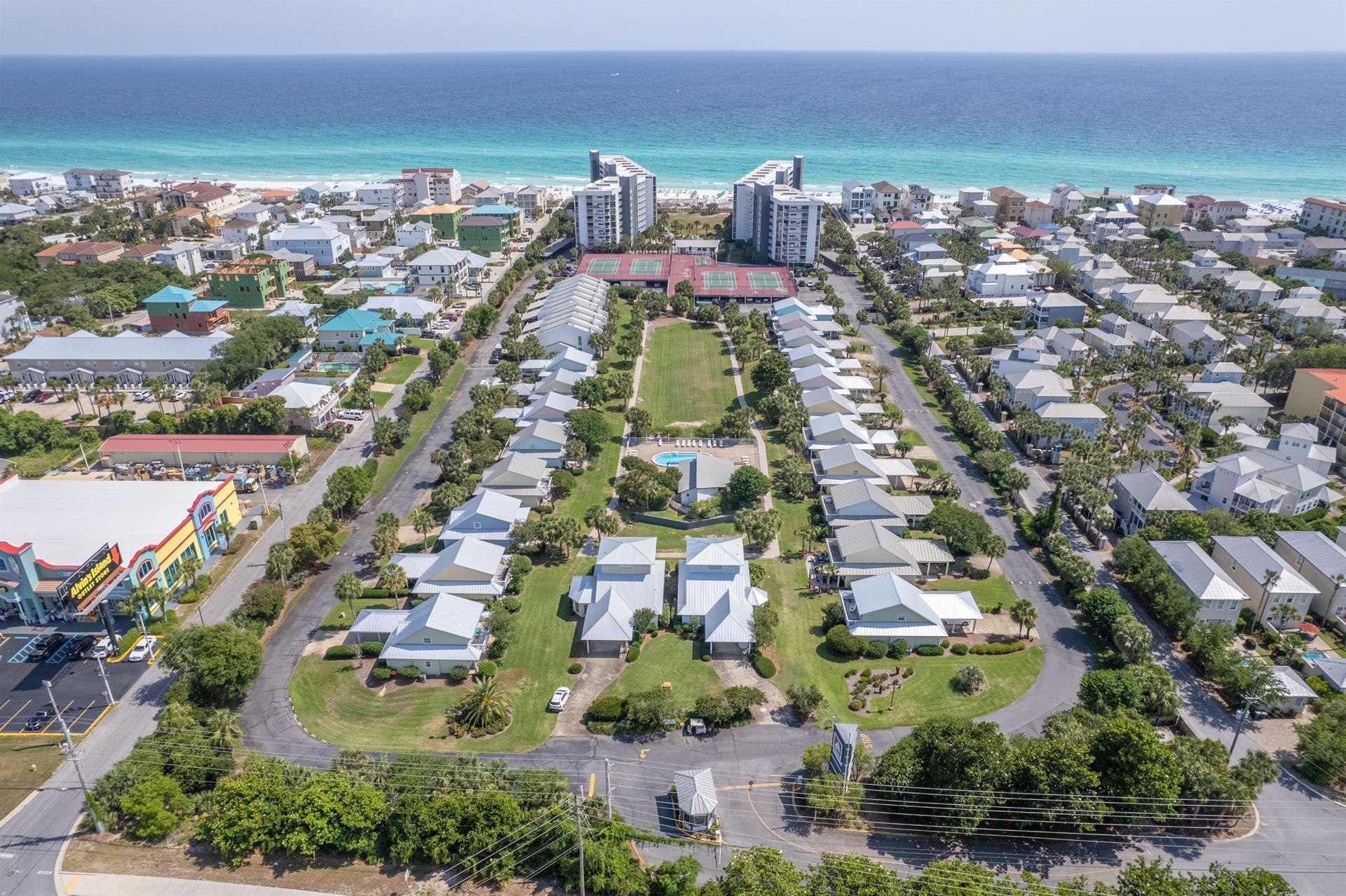 The Cottages at Mainsail - Residential