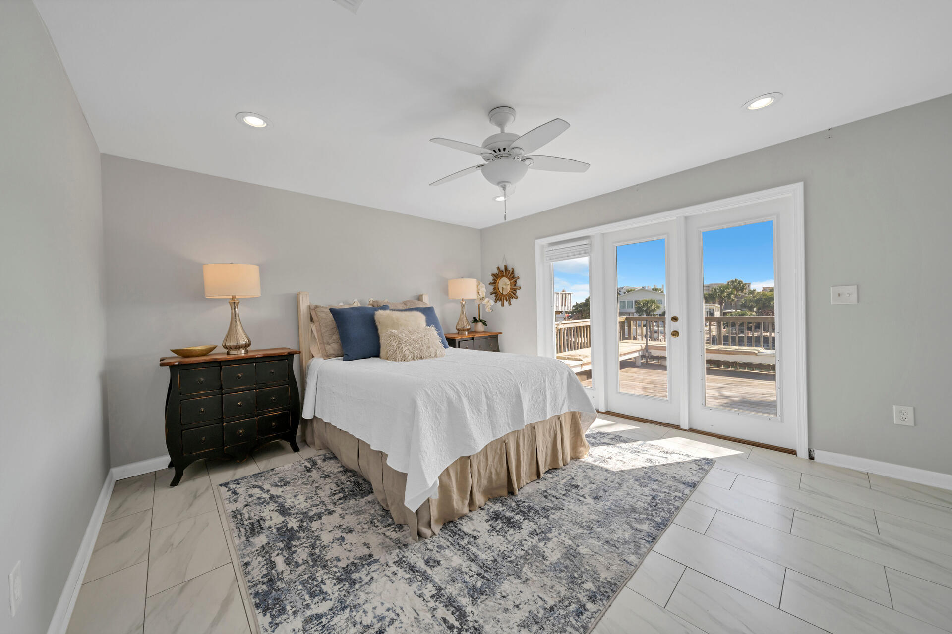 HOLIDAY ISLE - Residential