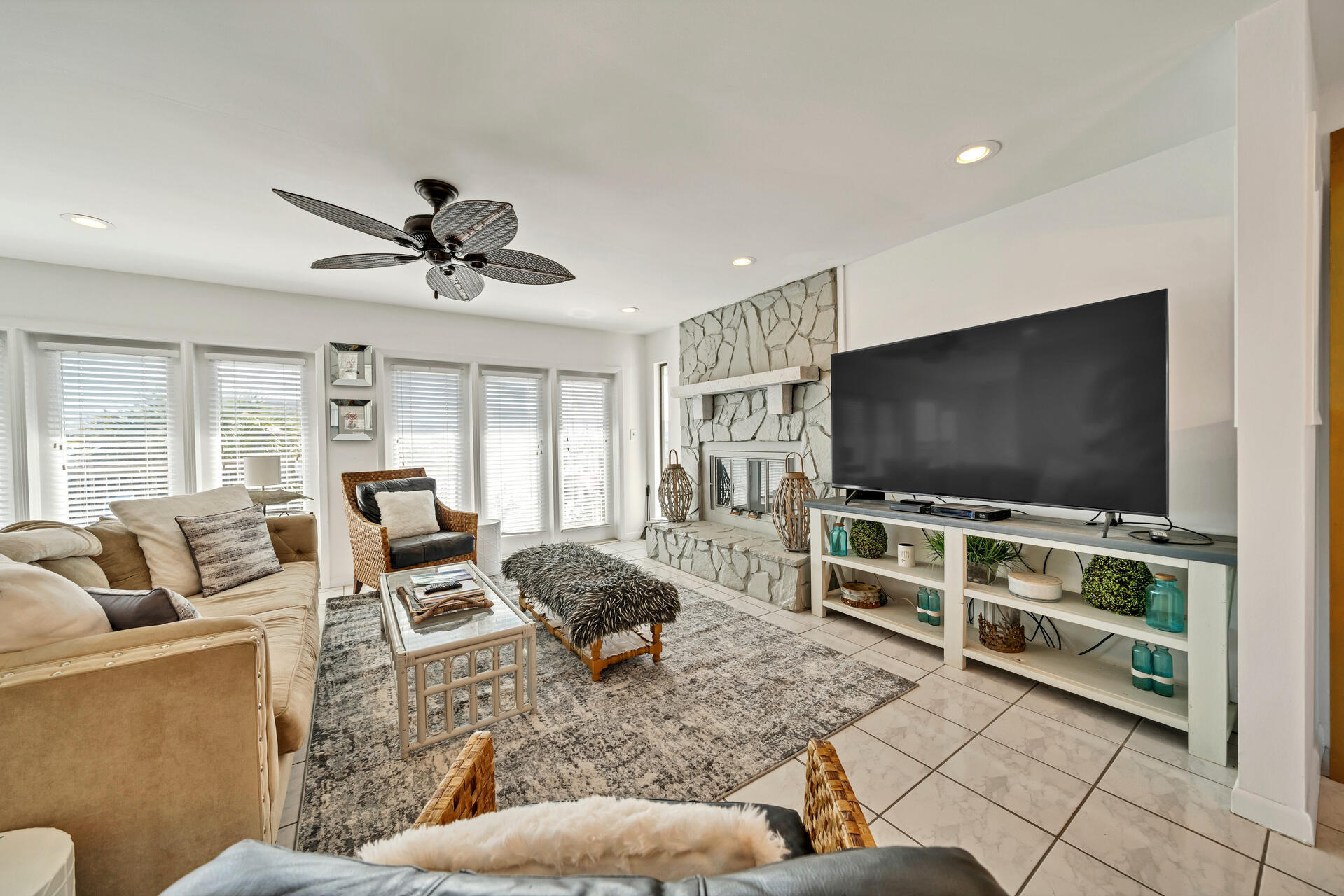HOLIDAY ISLE - Residential