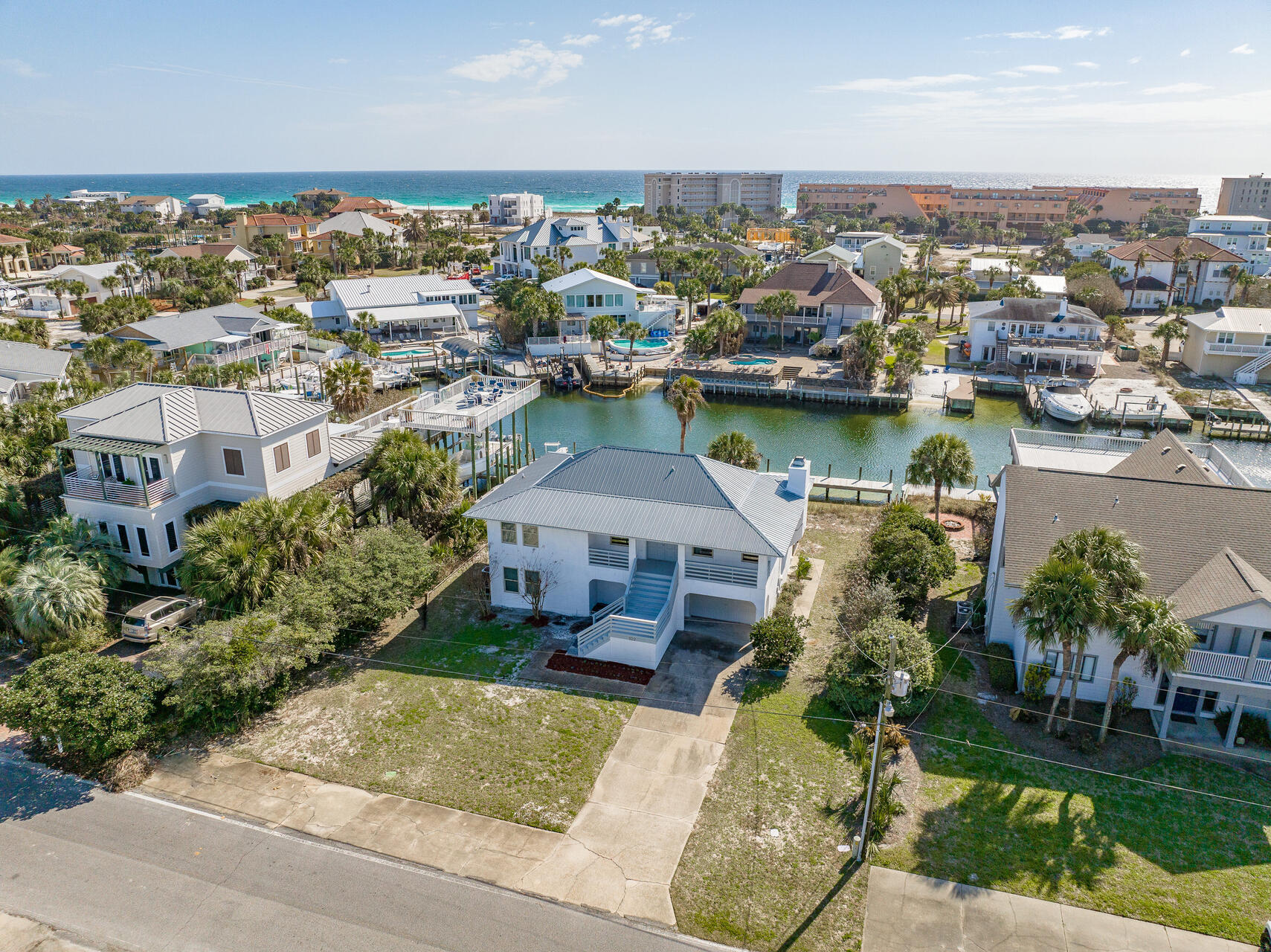 HOLIDAY ISLE - Residential