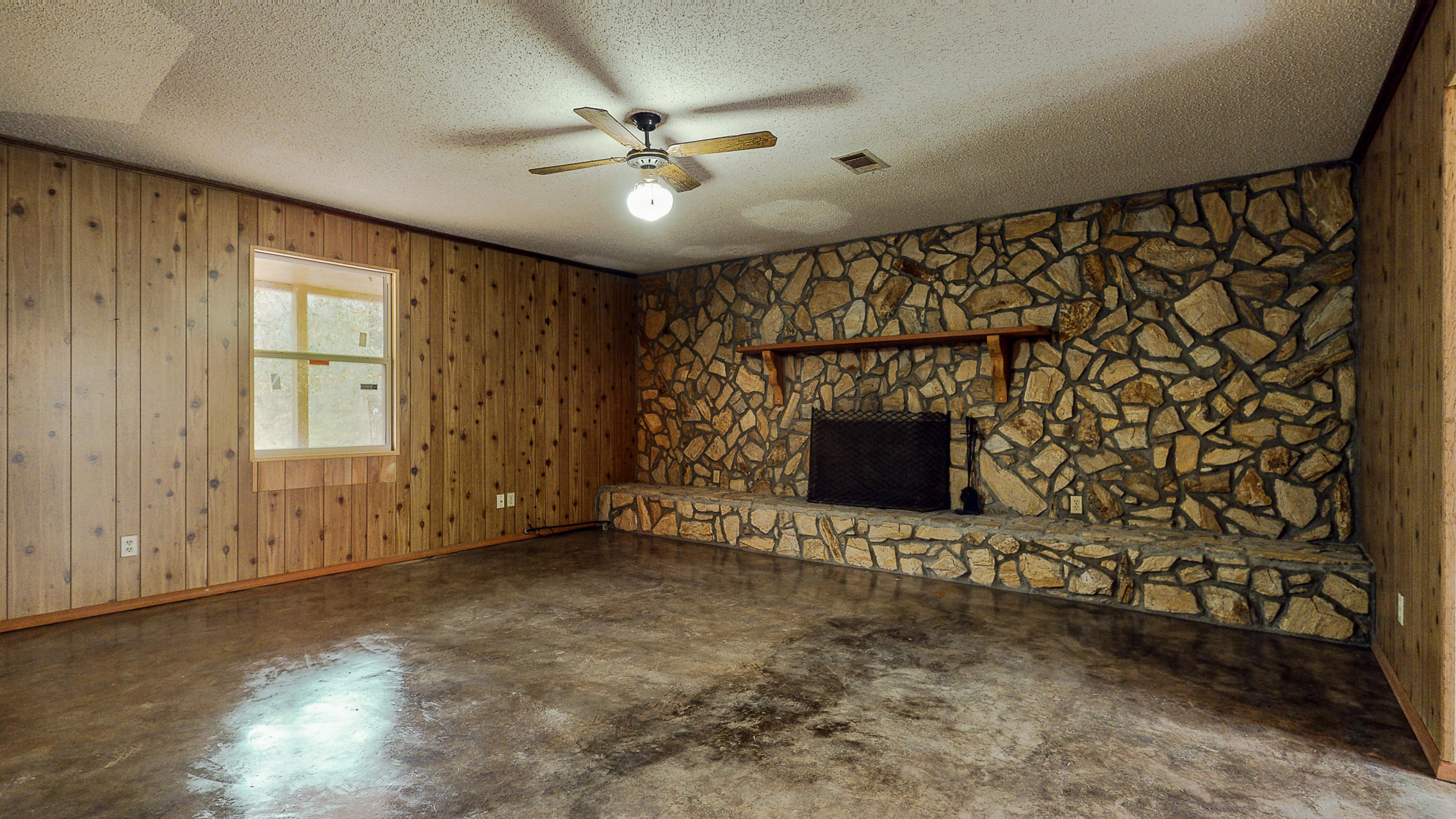 METES & BOUNDS - Residential Lease