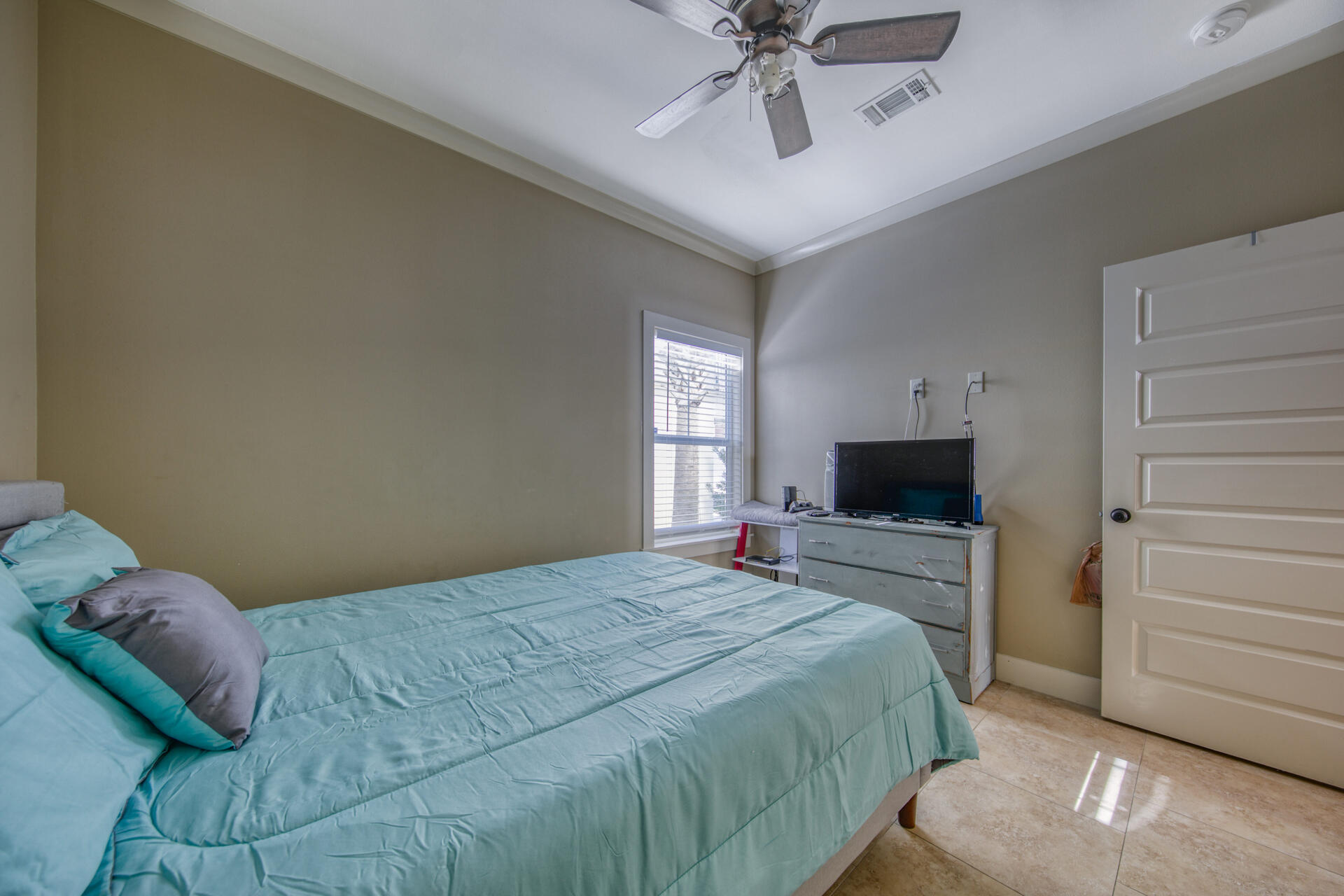 LEISURE BAY - Residential