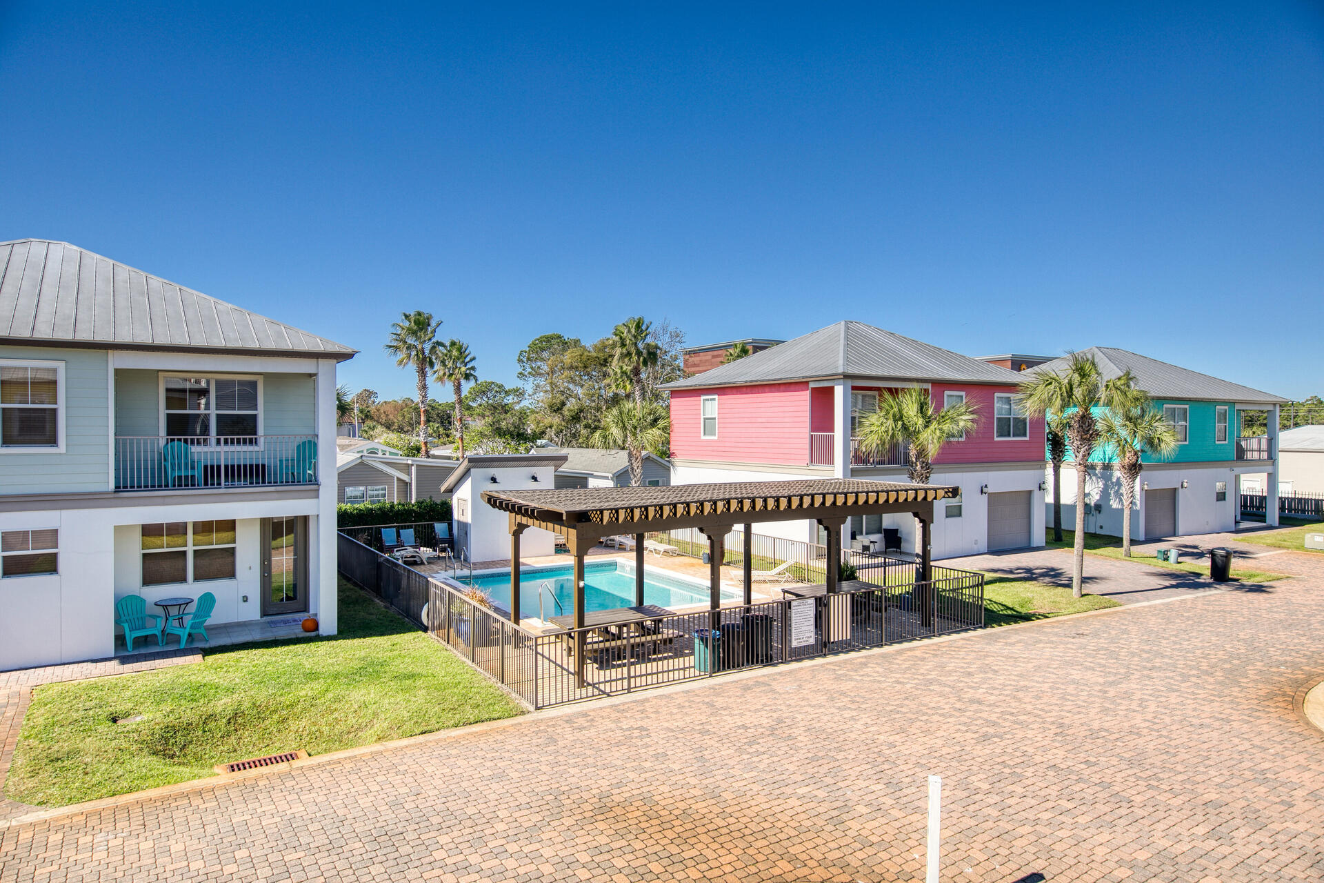 LEISURE BAY - Residential