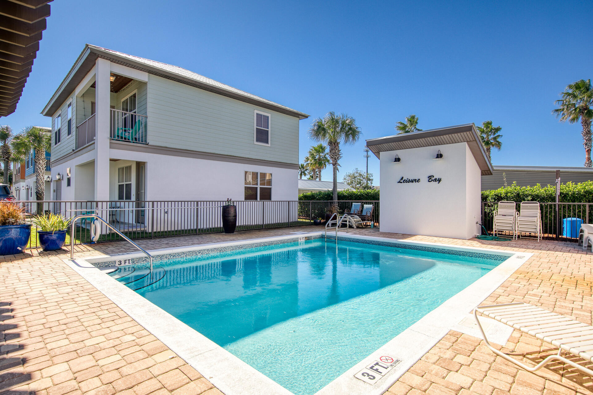 LEISURE BAY - Residential