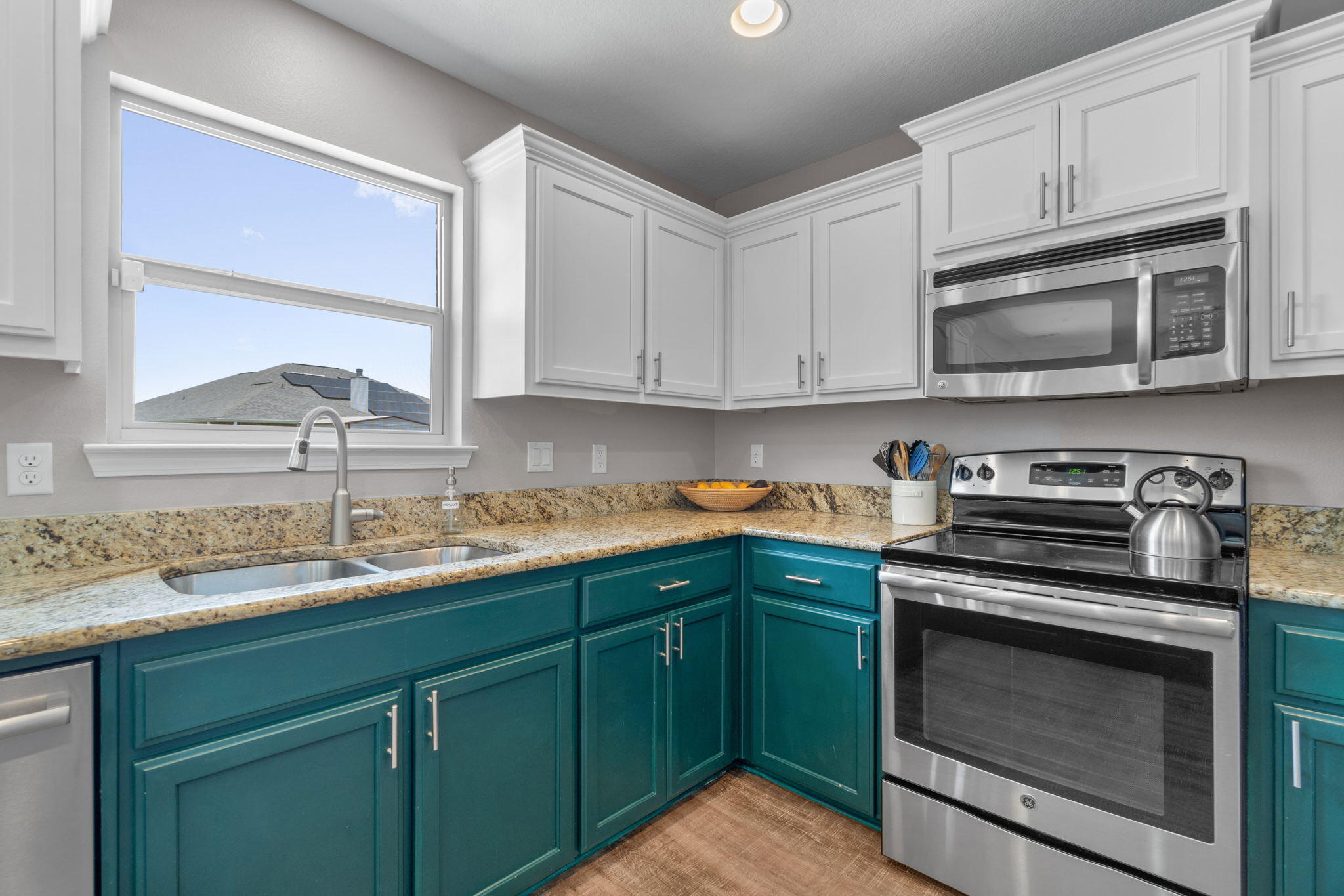 CREETWOOD VILLAGE - Residential