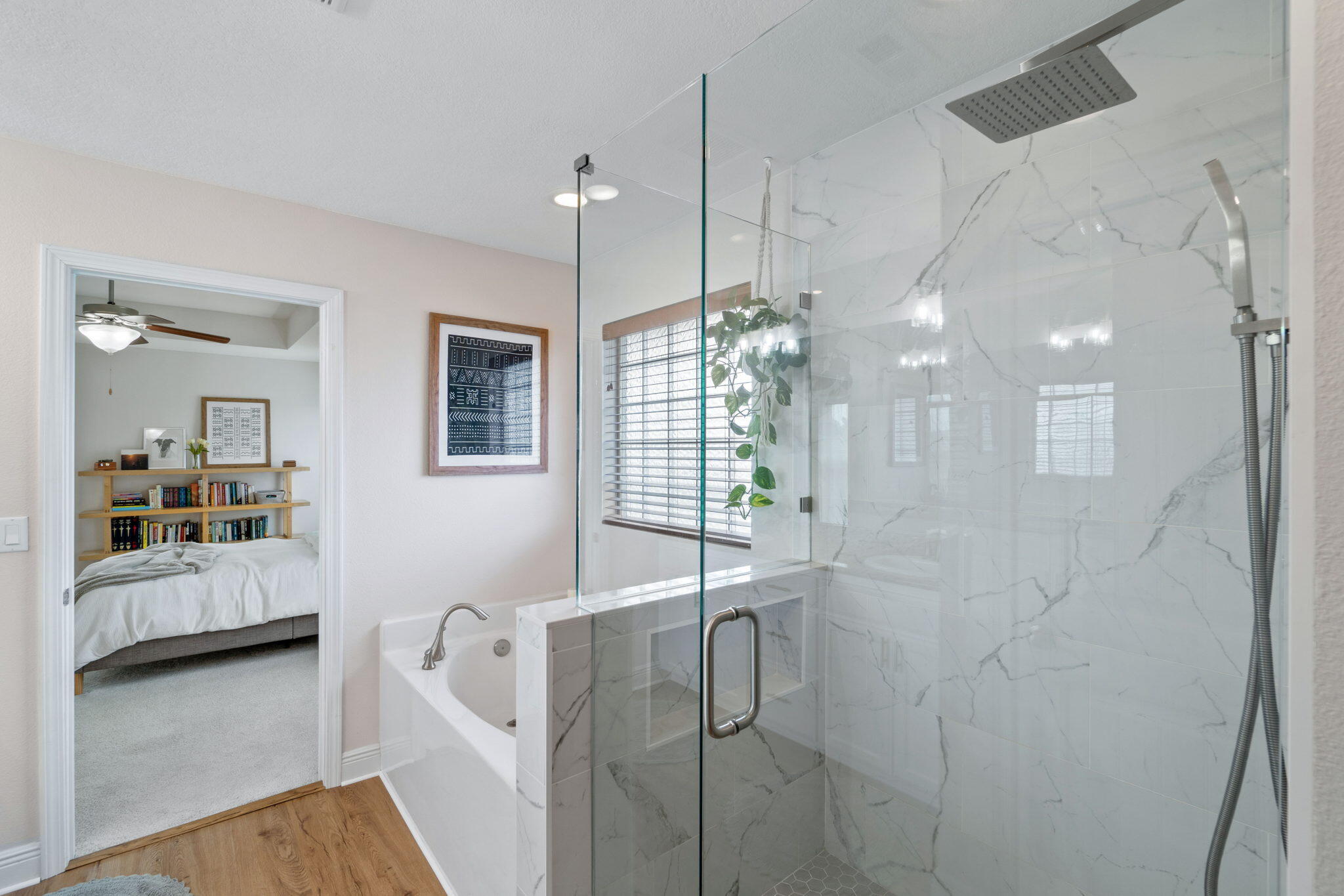 CREETWOOD VILLAGE - Residential