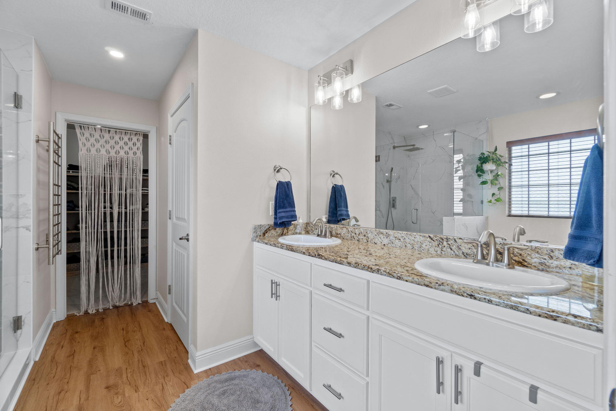 CREETWOOD VILLAGE - Residential