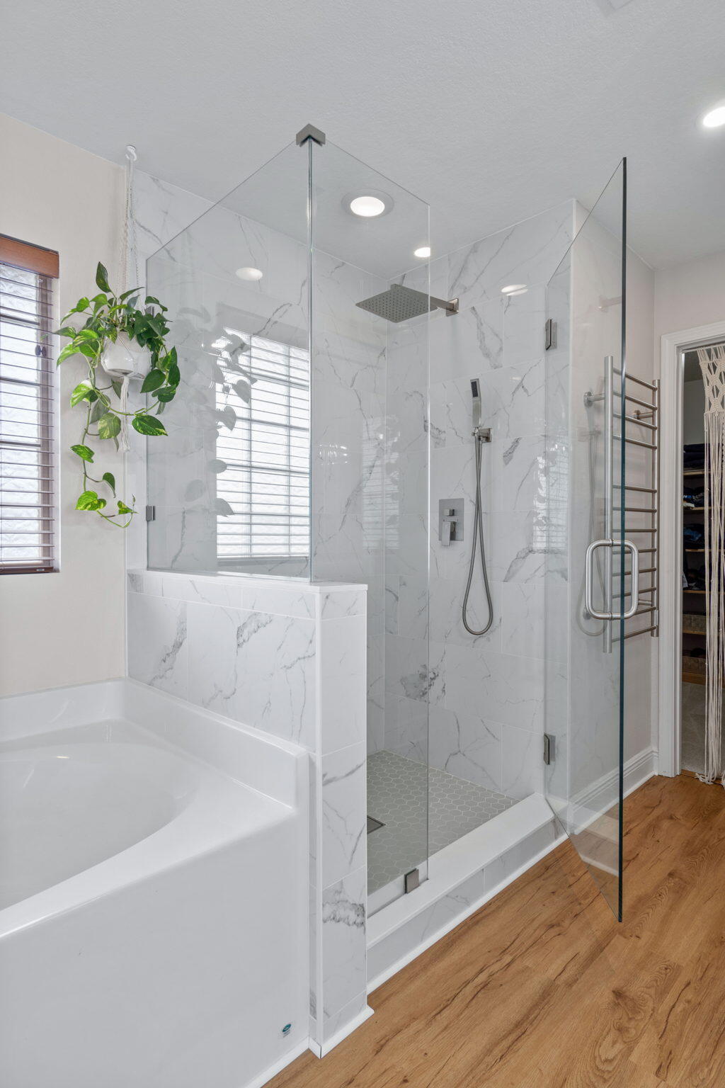 CREETWOOD VILLAGE - Residential