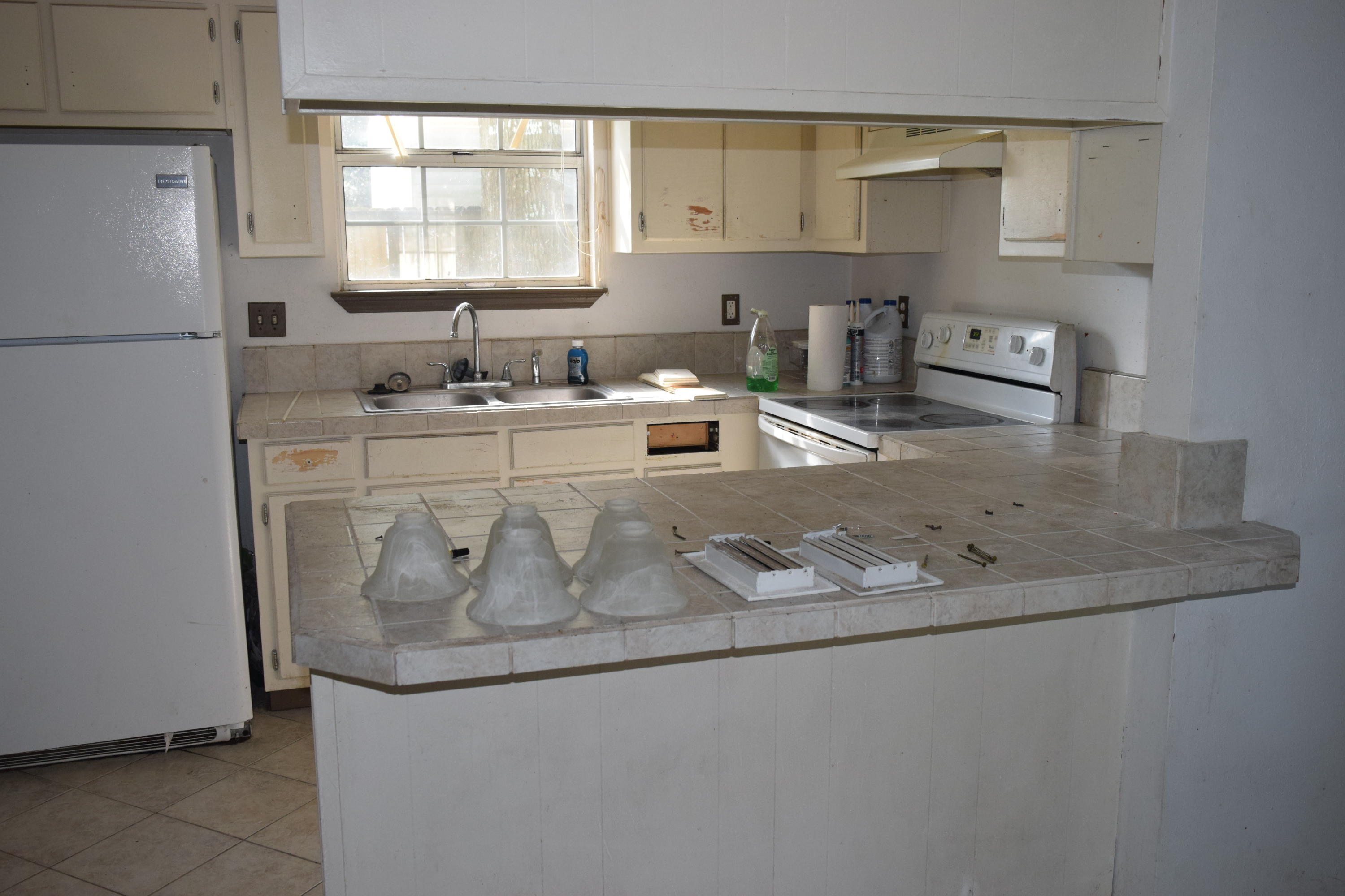 COUNTRY OAKS ESTATES PH 2 - Residential