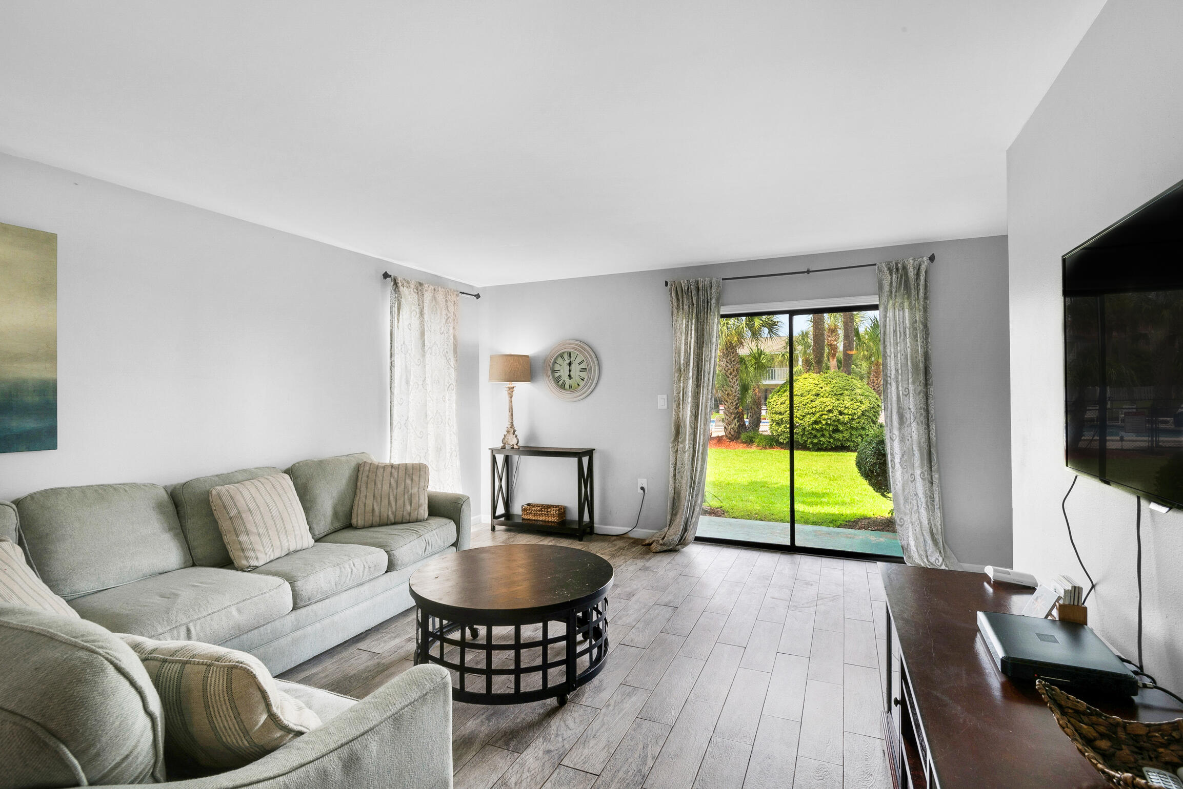 SUMMERHOUSE T/H - Residential