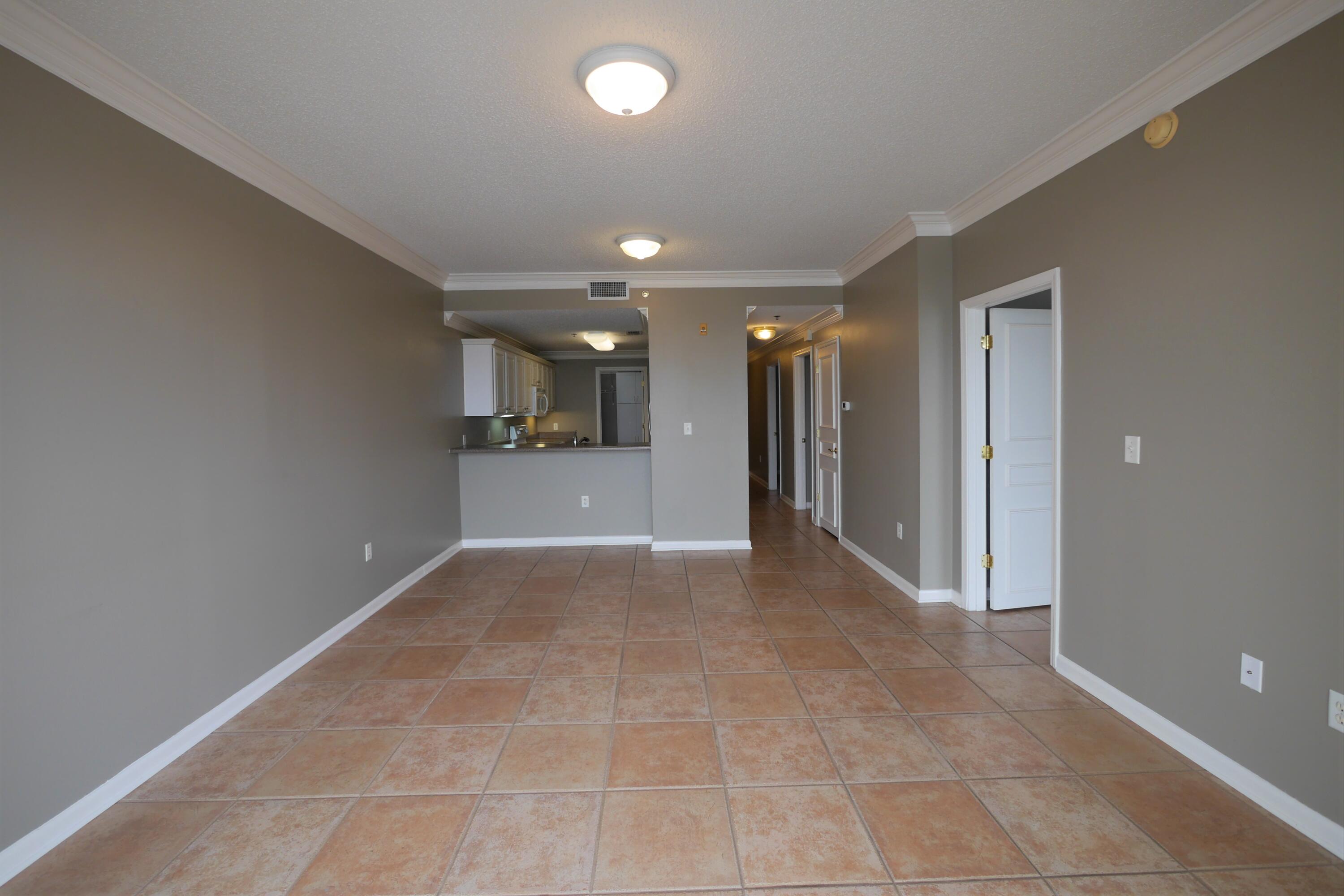 PALM COURT YACHT CLUB - Residential