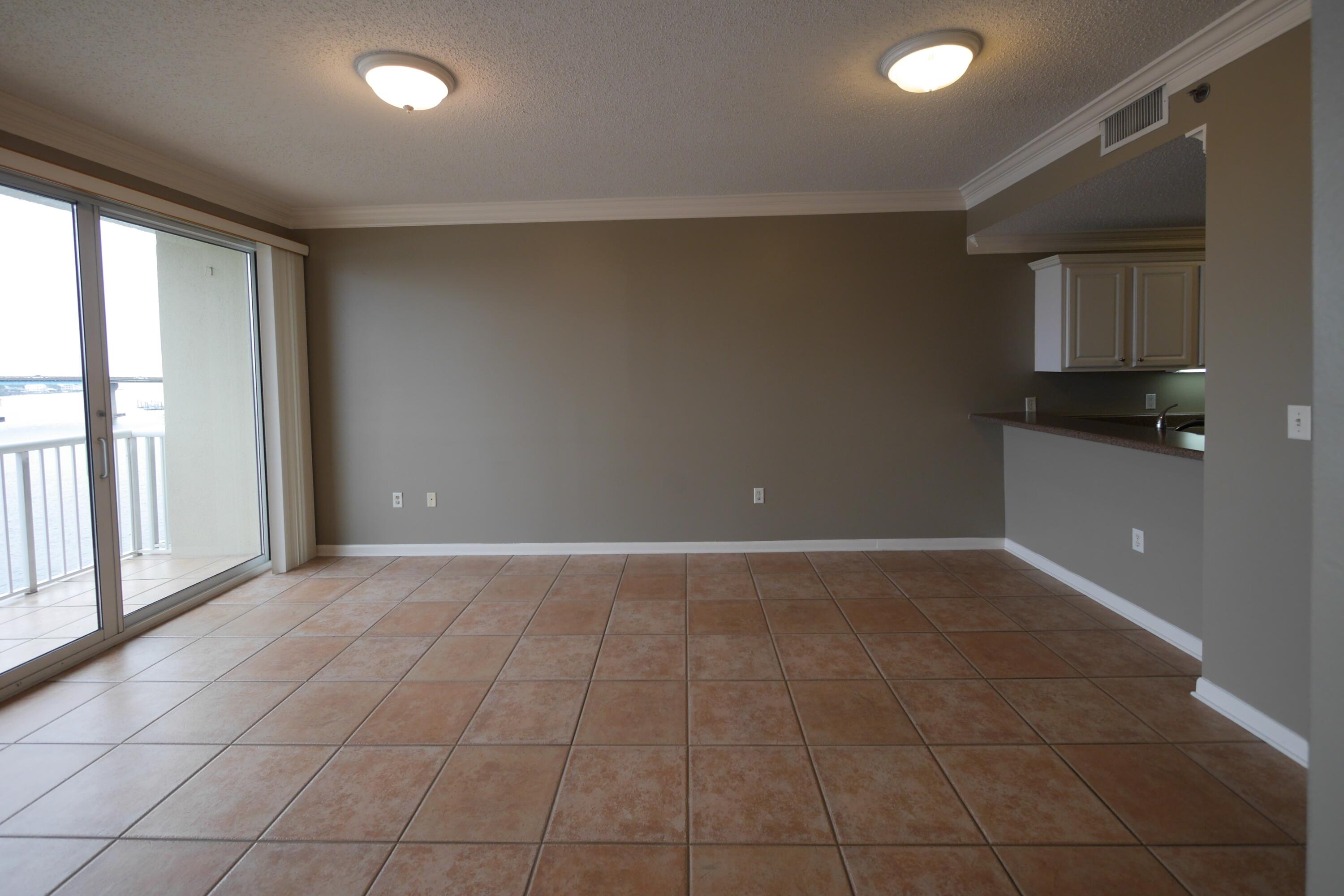 PALM COURT YACHT CLUB - Residential