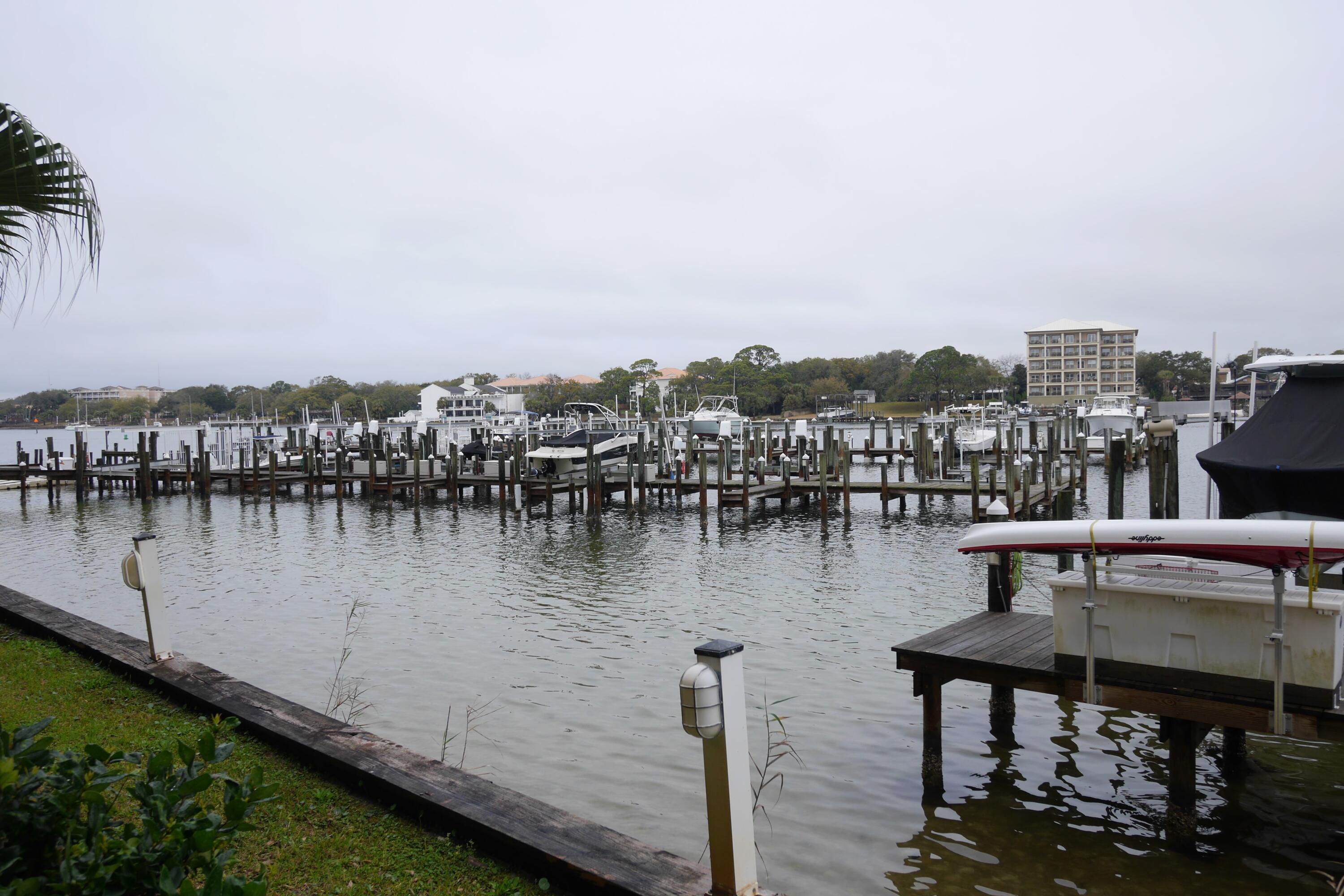 PALM COURT YACHT CLUB - Residential