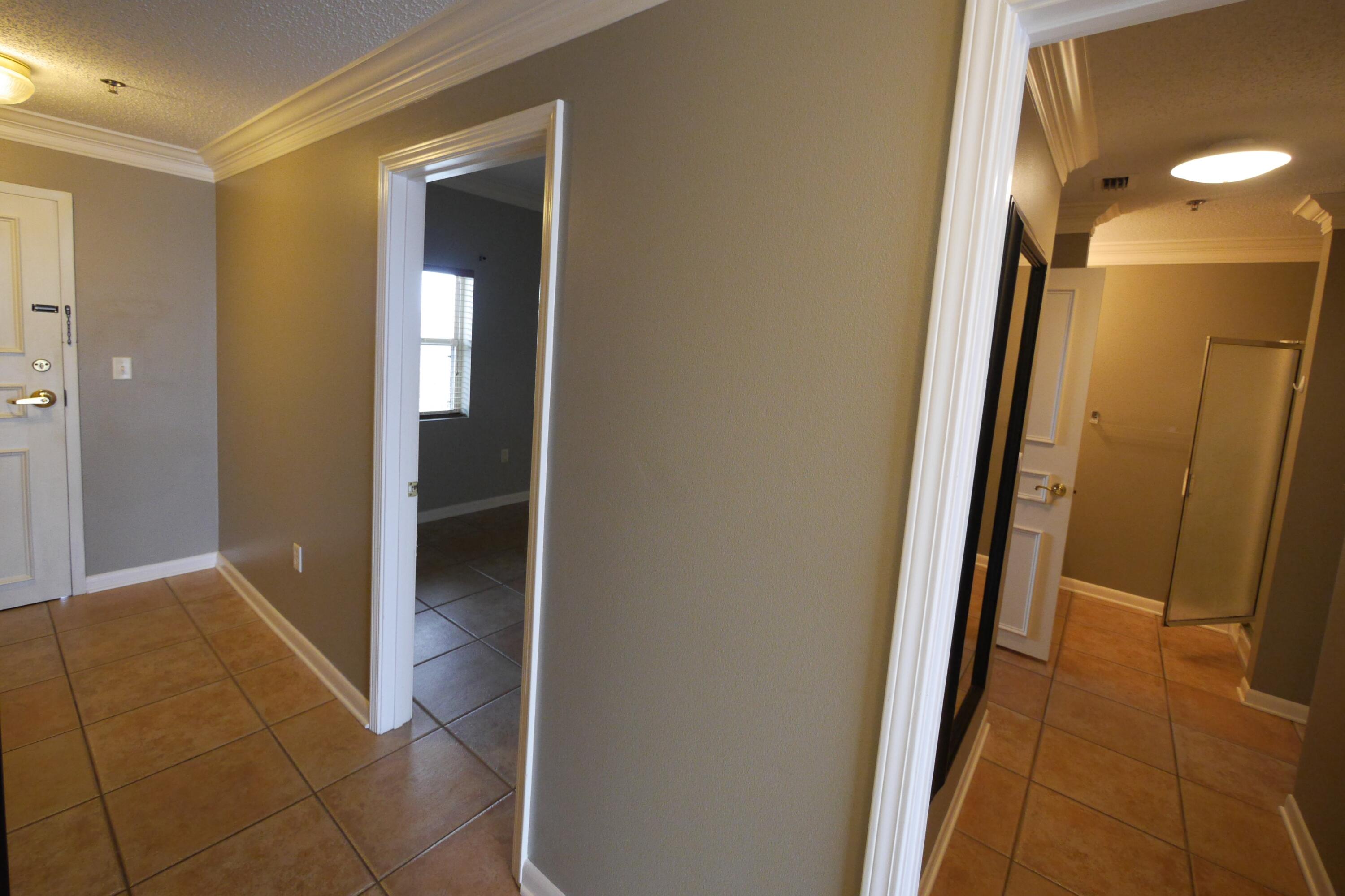 PALM COURT YACHT CLUB - Residential