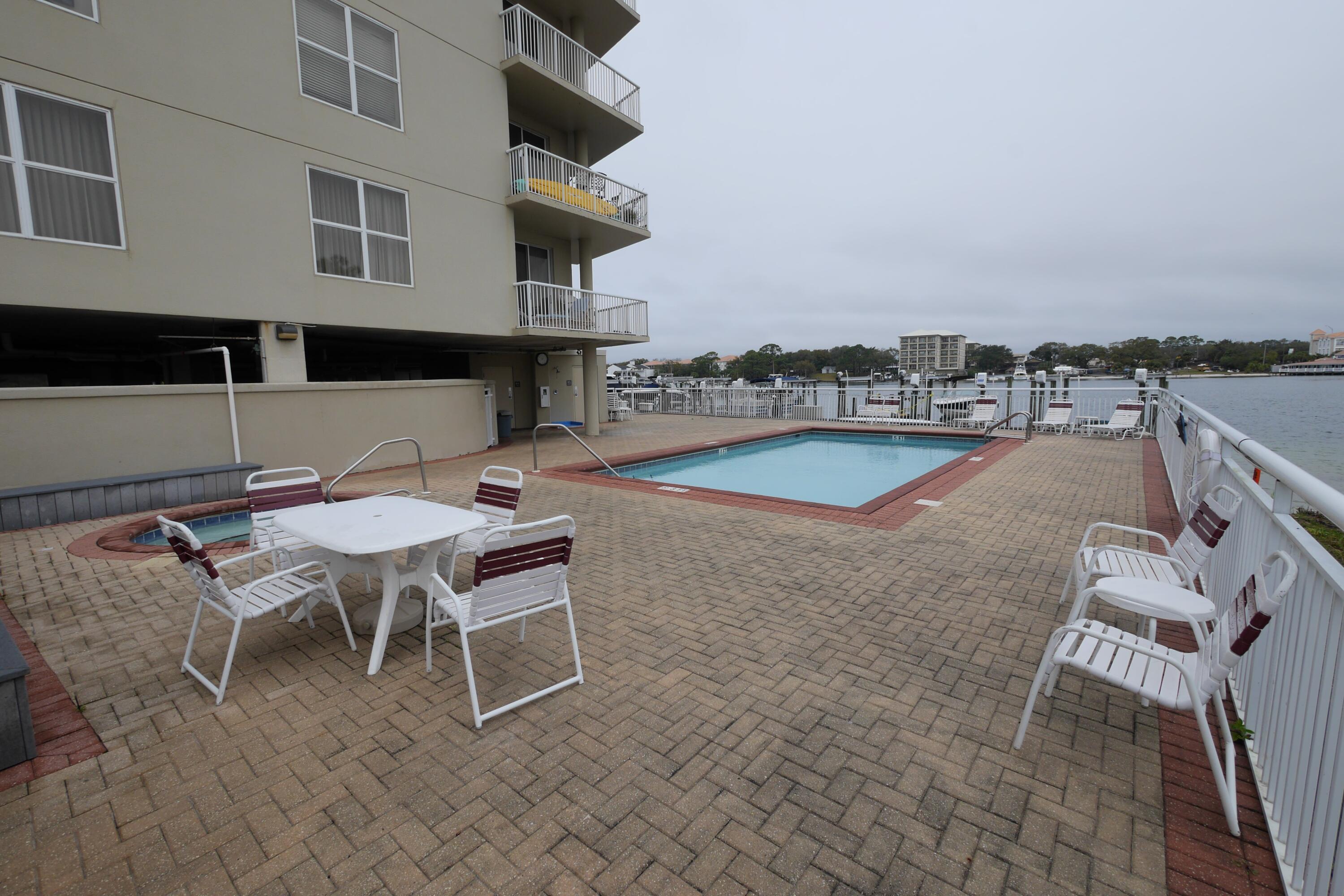 PALM COURT YACHT CLUB - Residential