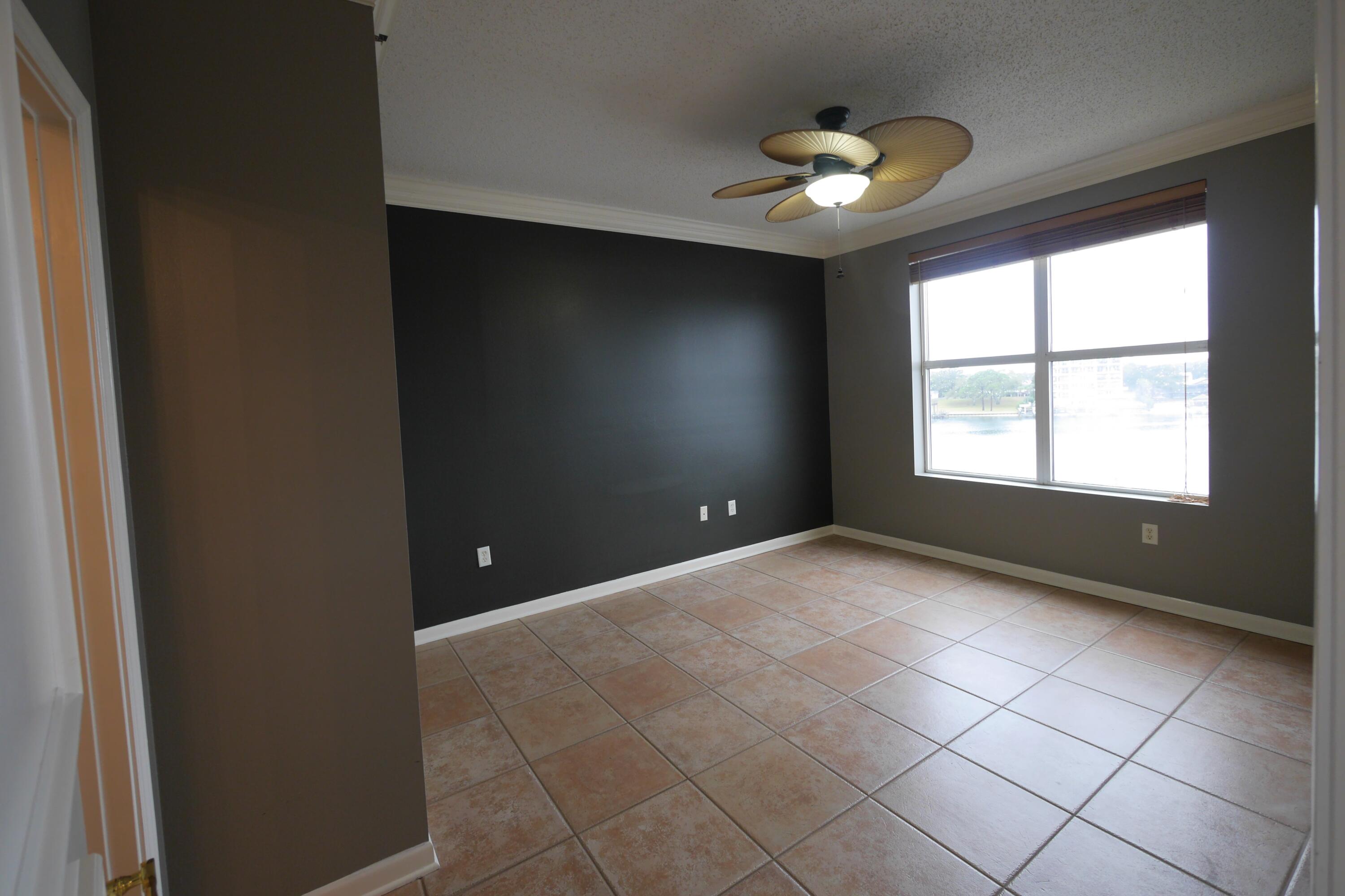 PALM COURT YACHT CLUB - Residential