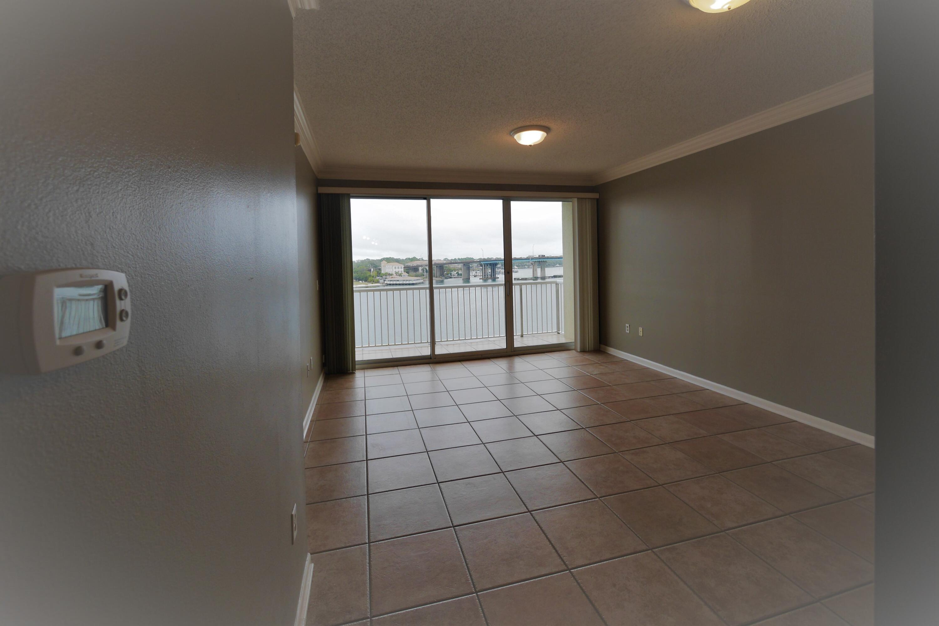 PALM COURT YACHT CLUB - Residential