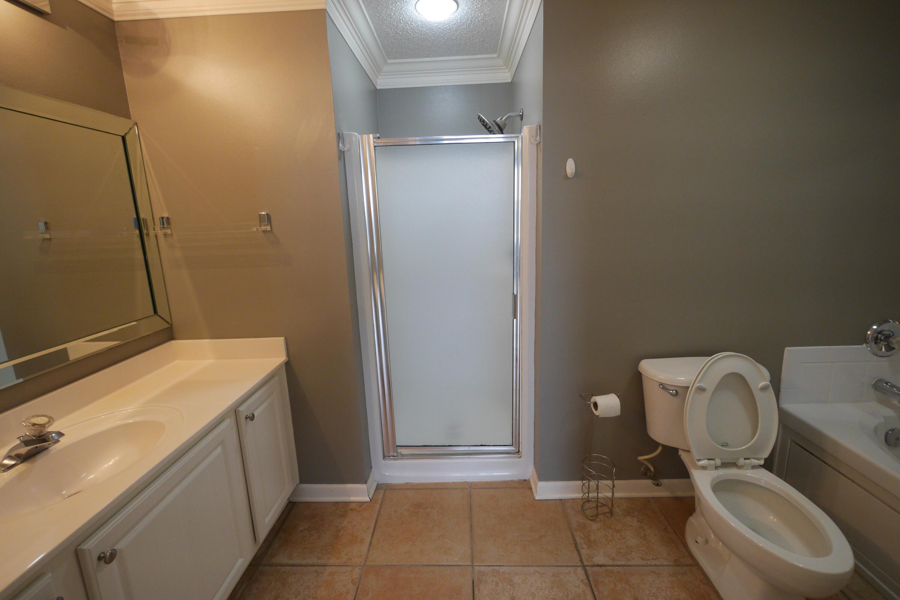 PALM COURT YACHT CLUB - Residential