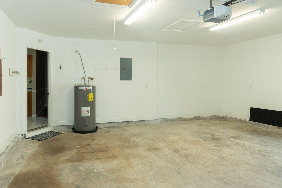 OVERBROOK 2ND ADDN - Residential Lease