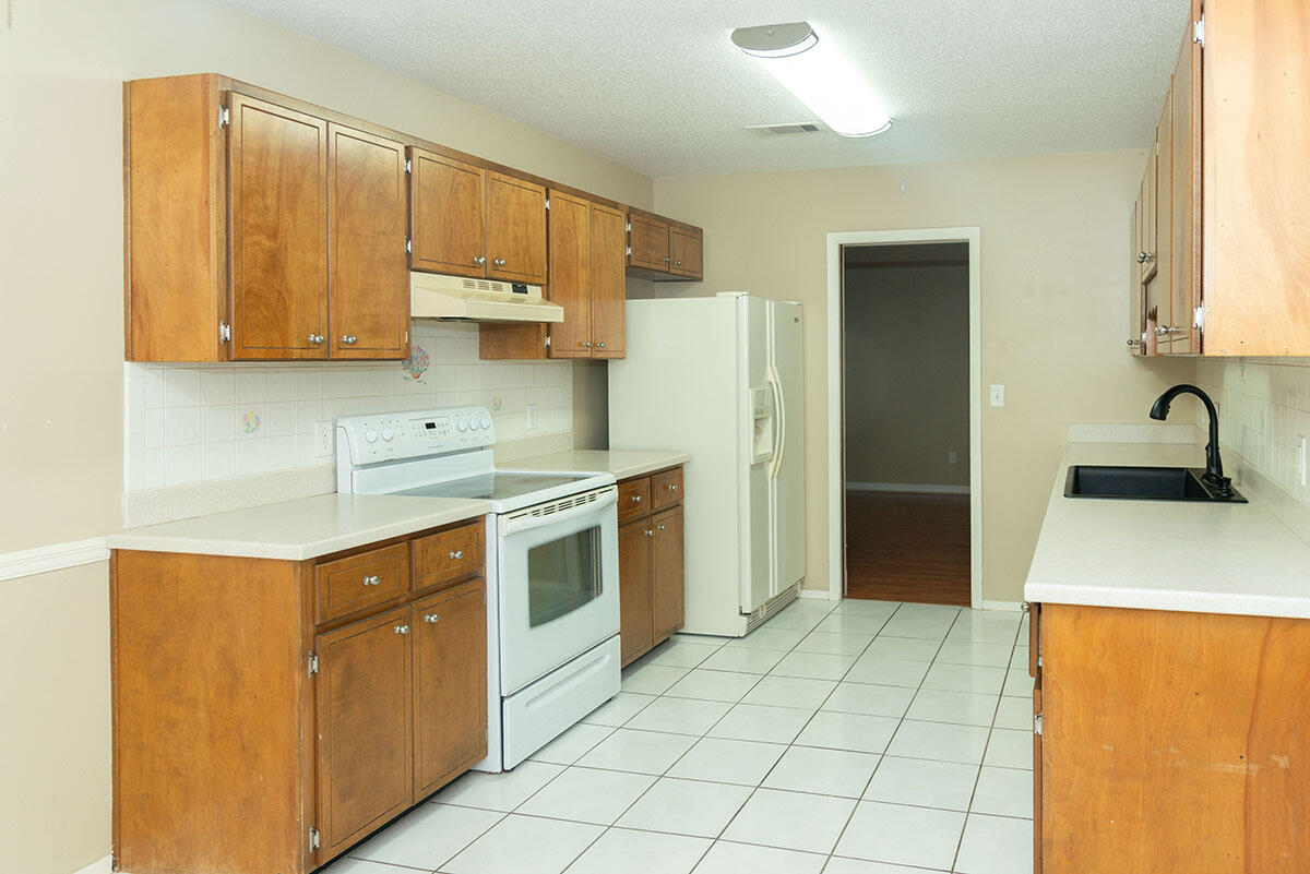 OVERBROOK 2ND ADDN - Residential Lease