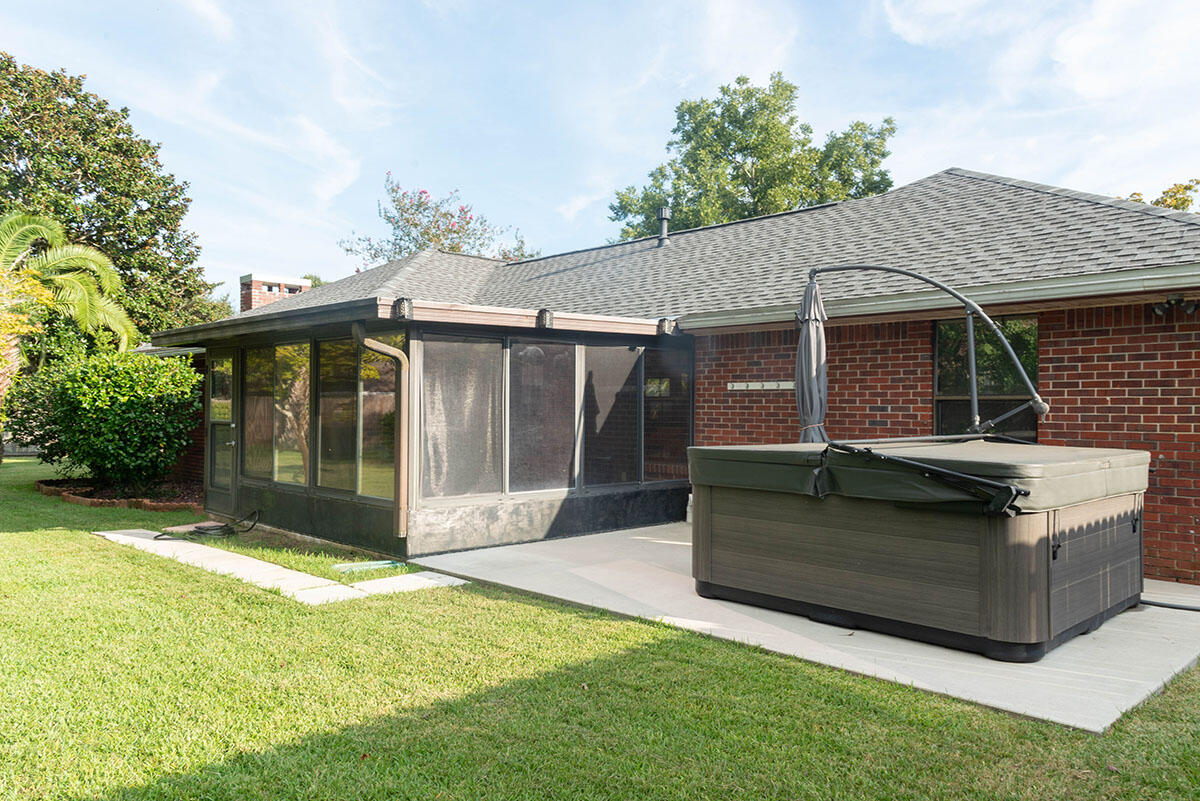 OVERBROOK 2ND ADDN - Residential Lease