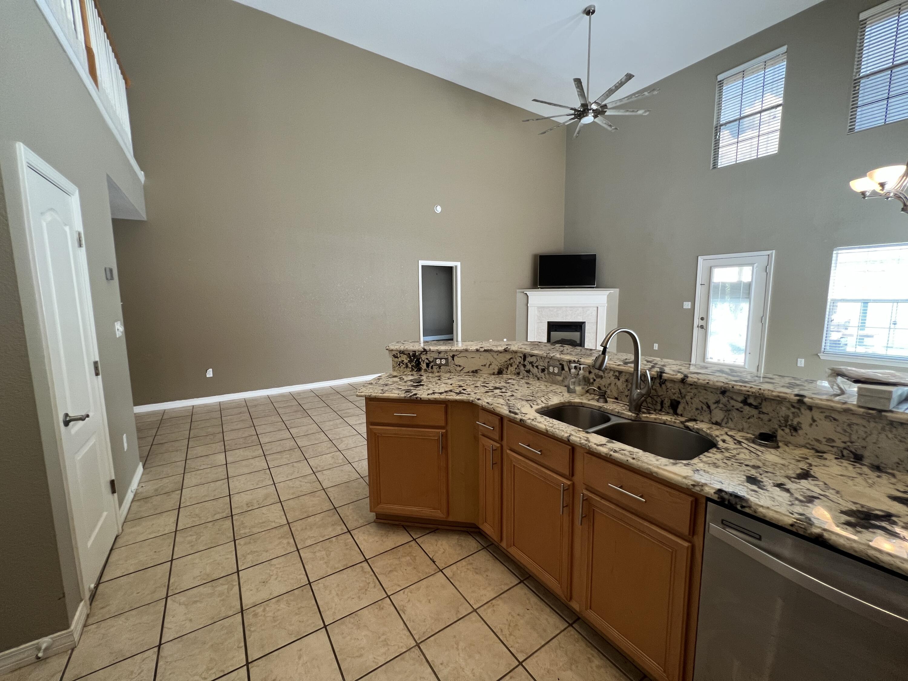 DRIFTWOOD ESTATES - Residential Lease