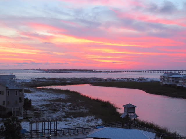 Jetty East Condominium - Residential