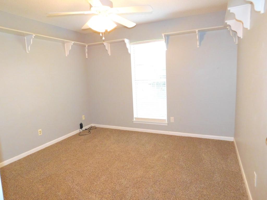 PARKWOOD LANE BLUEWATER BAY - Residential