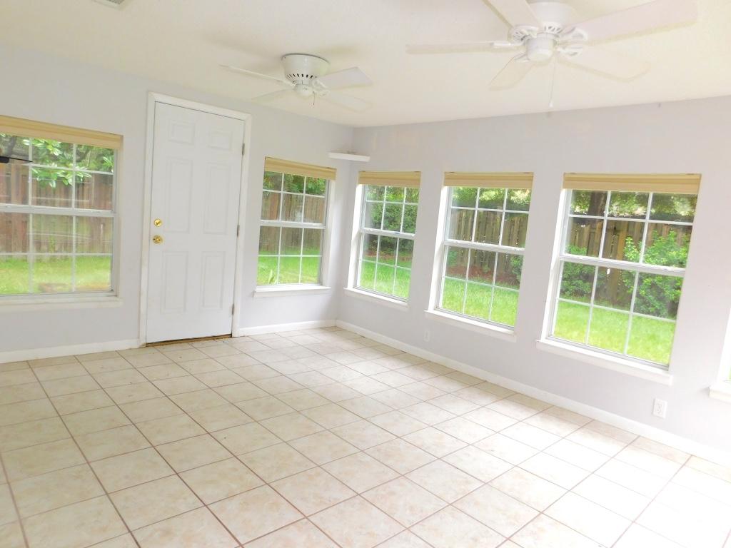 PARKWOOD LANE BLUEWATER BAY - Residential