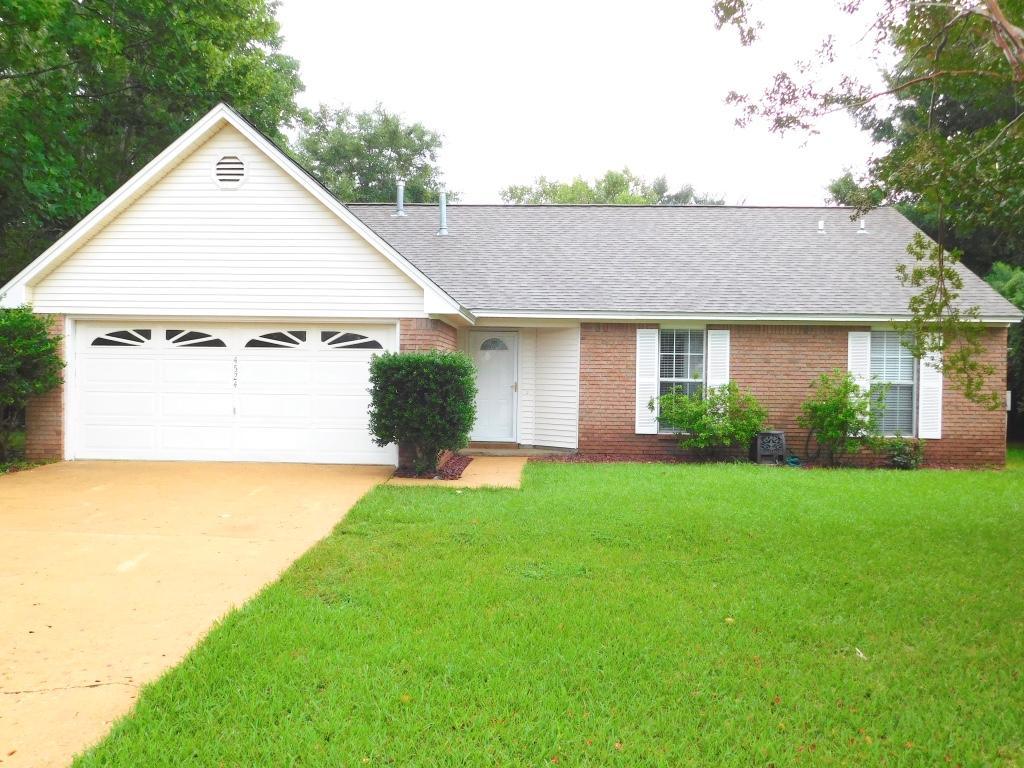 PARKWOOD LANE BLUEWATER BAY - Residential