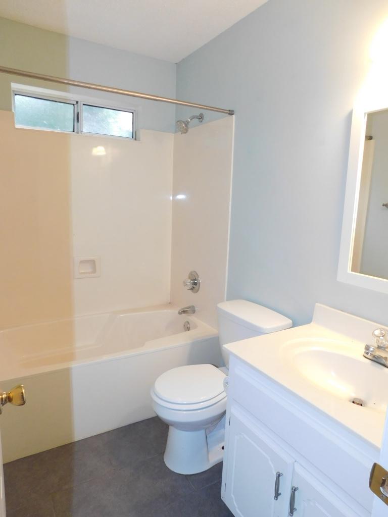 PARKWOOD LANE BLUEWATER BAY - Residential