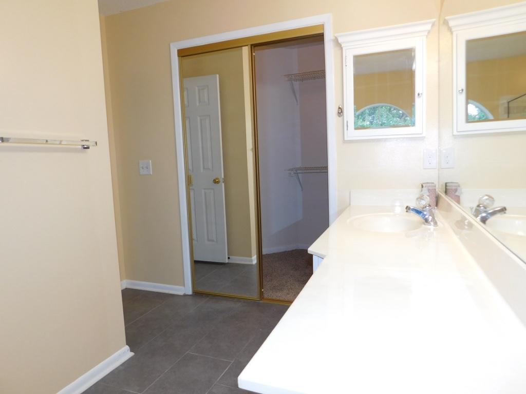 PARKWOOD LANE BLUEWATER BAY - Residential