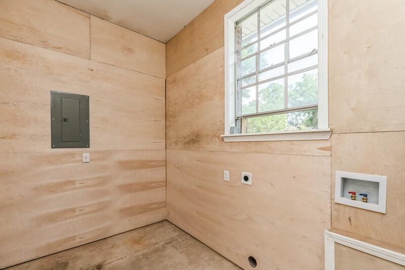 ADAMS POWELL - Residential