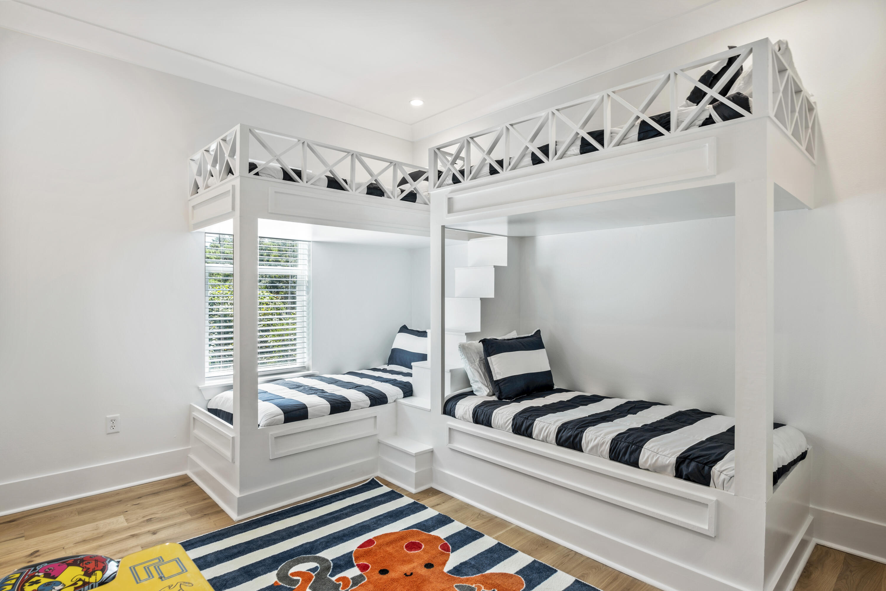 EMERALD WATERS VILLAGE - Residential