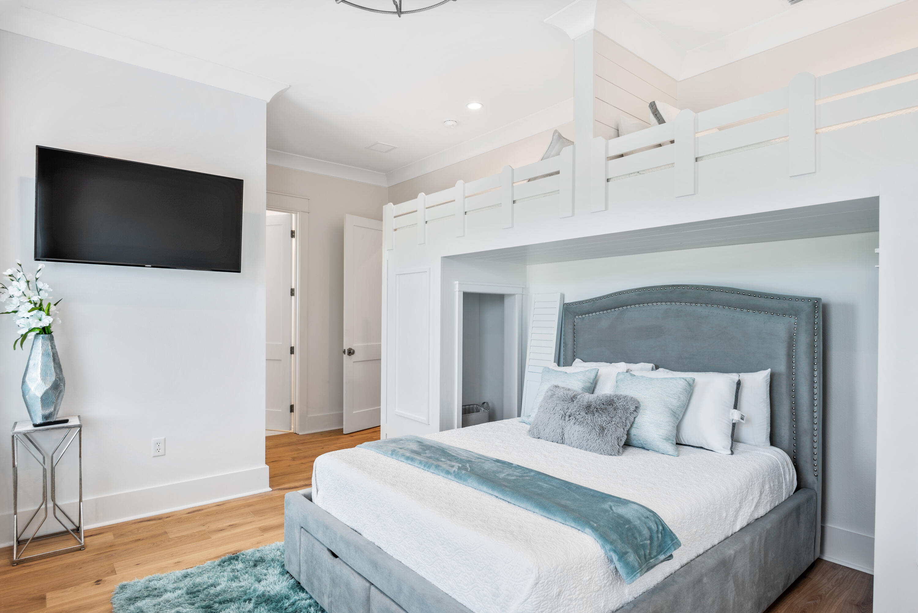 EMERALD WATERS VILLAGE - Residential