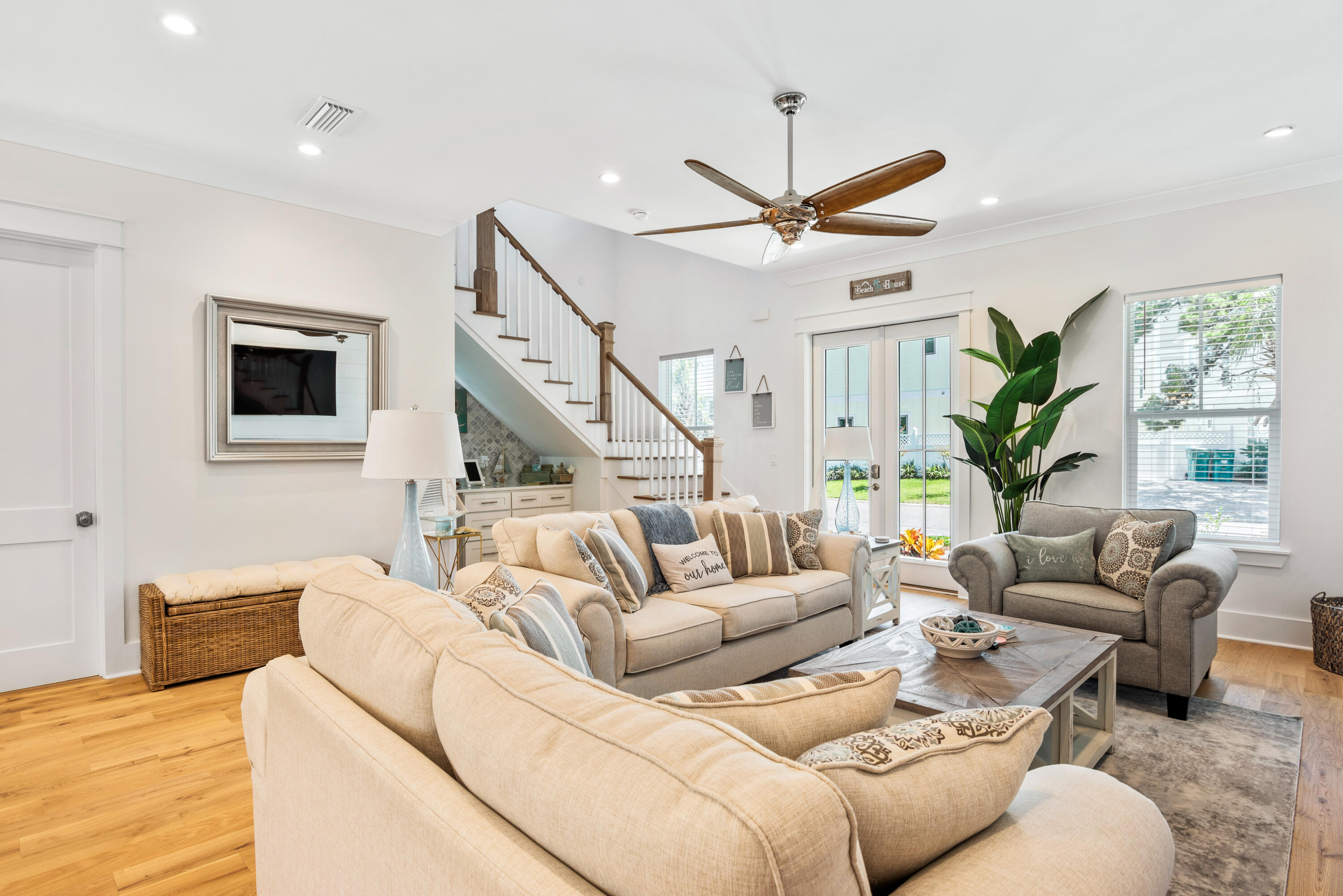 EMERALD WATERS VILLAGE - Residential