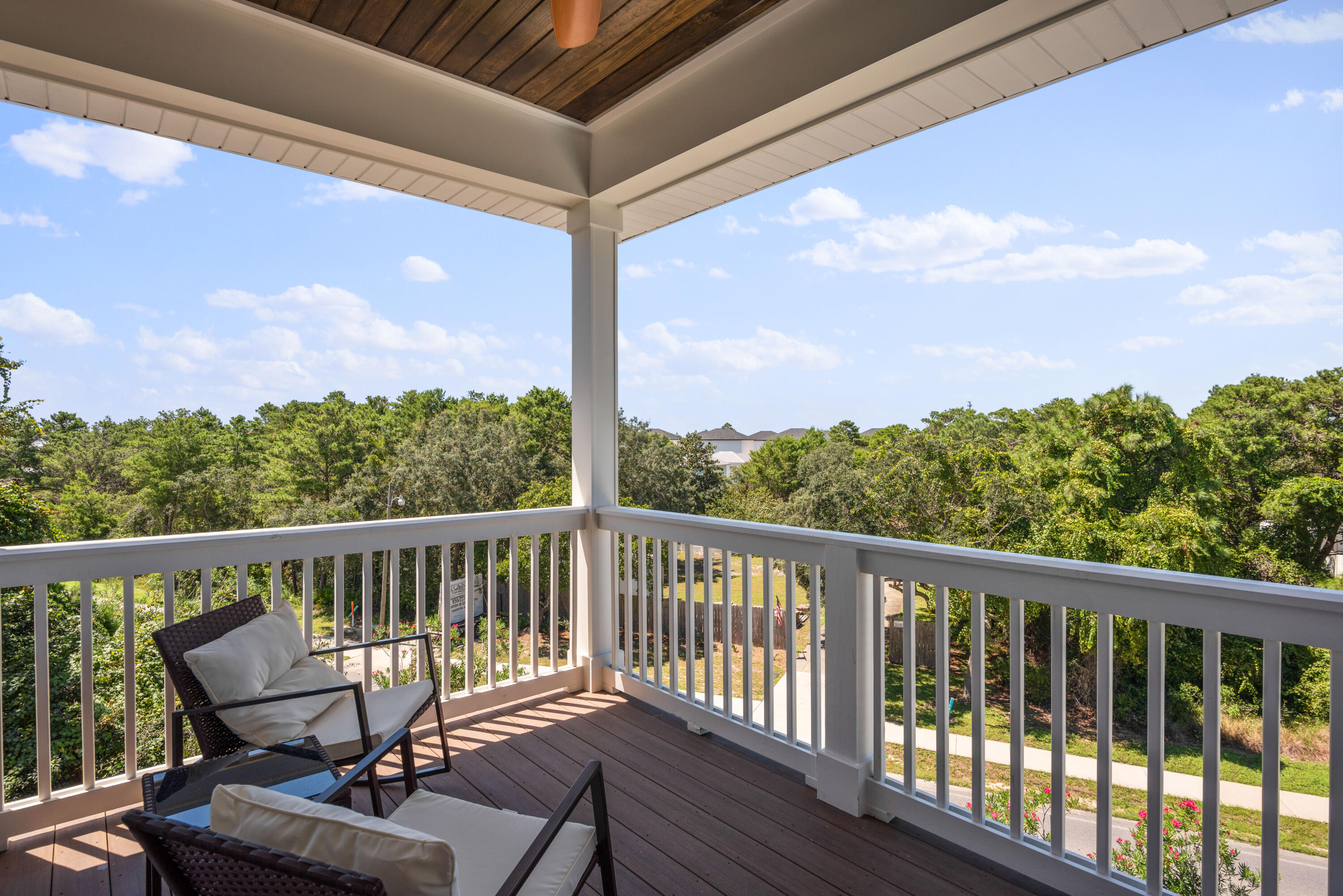 EMERALD WATERS VILLAGE - Residential