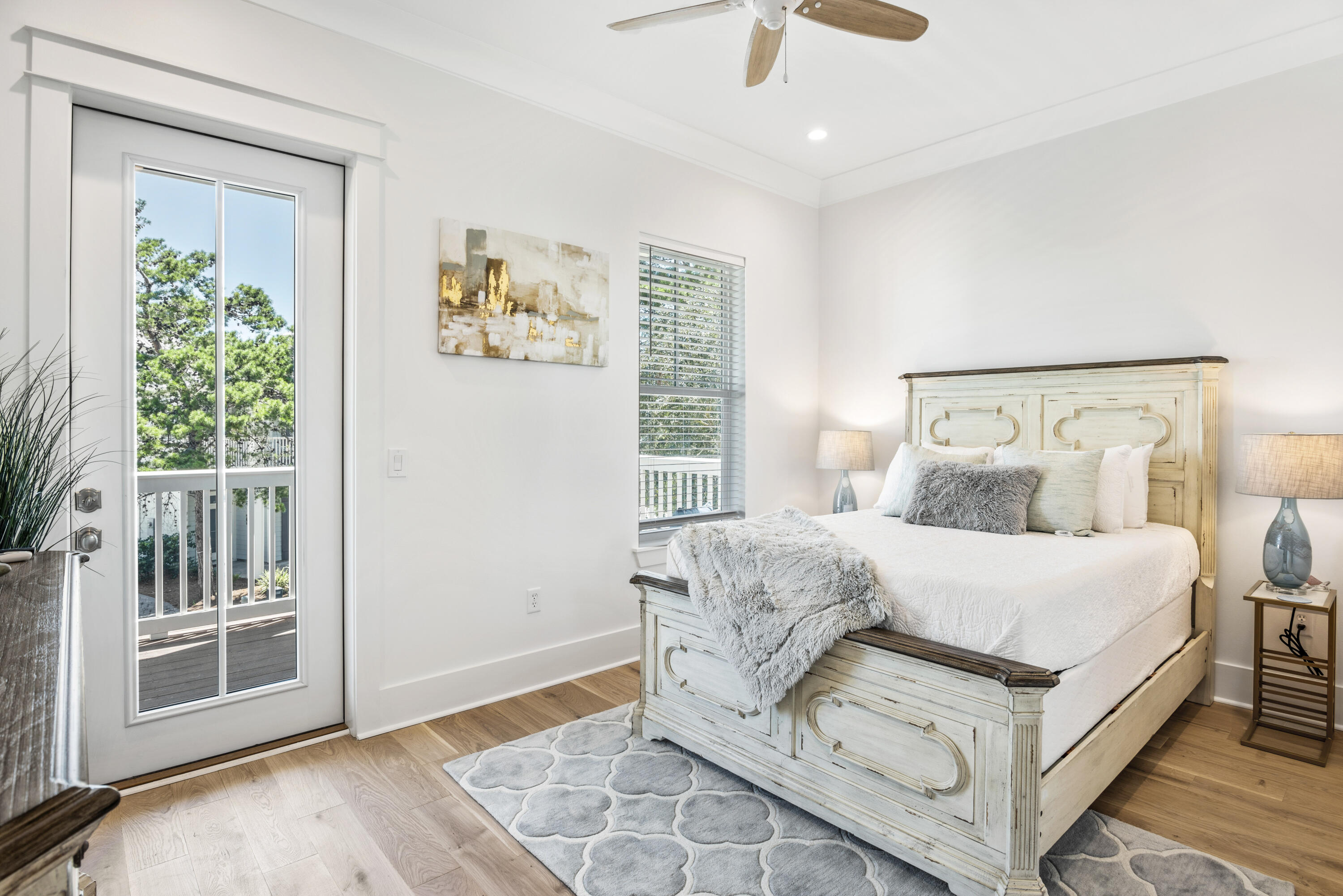 EMERALD WATERS VILLAGE - Residential