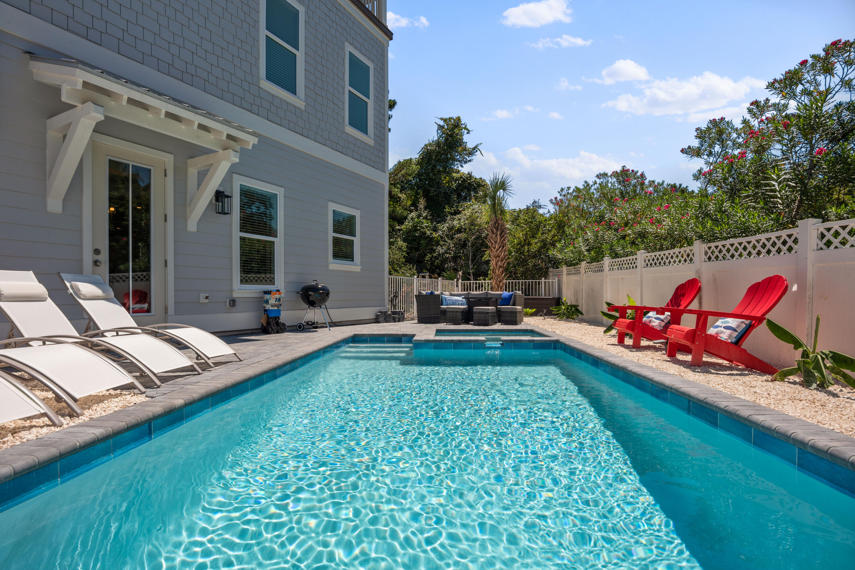 EMERALD WATERS VILLAGE - Residential