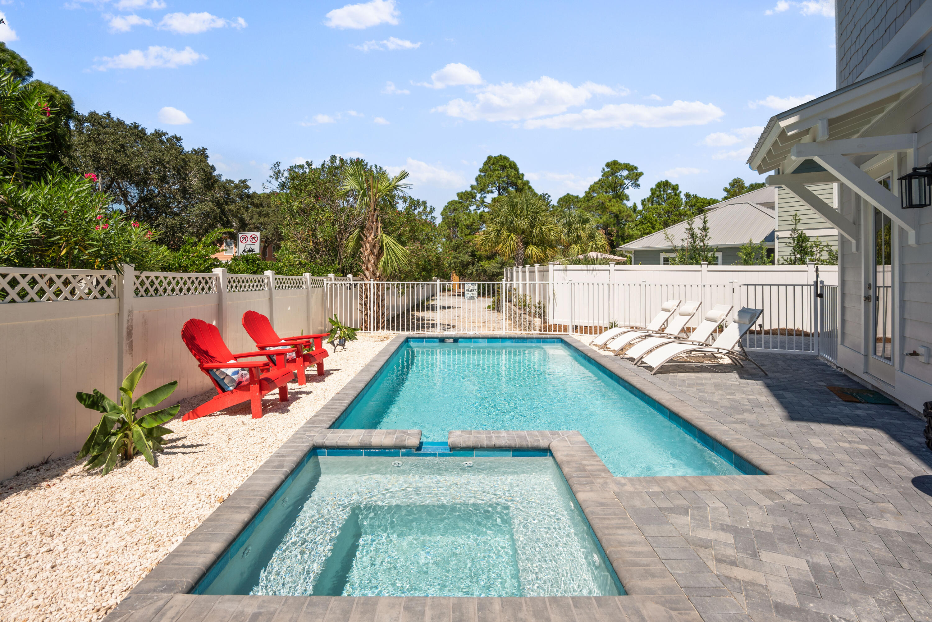 EMERALD WATERS VILLAGE - Residential