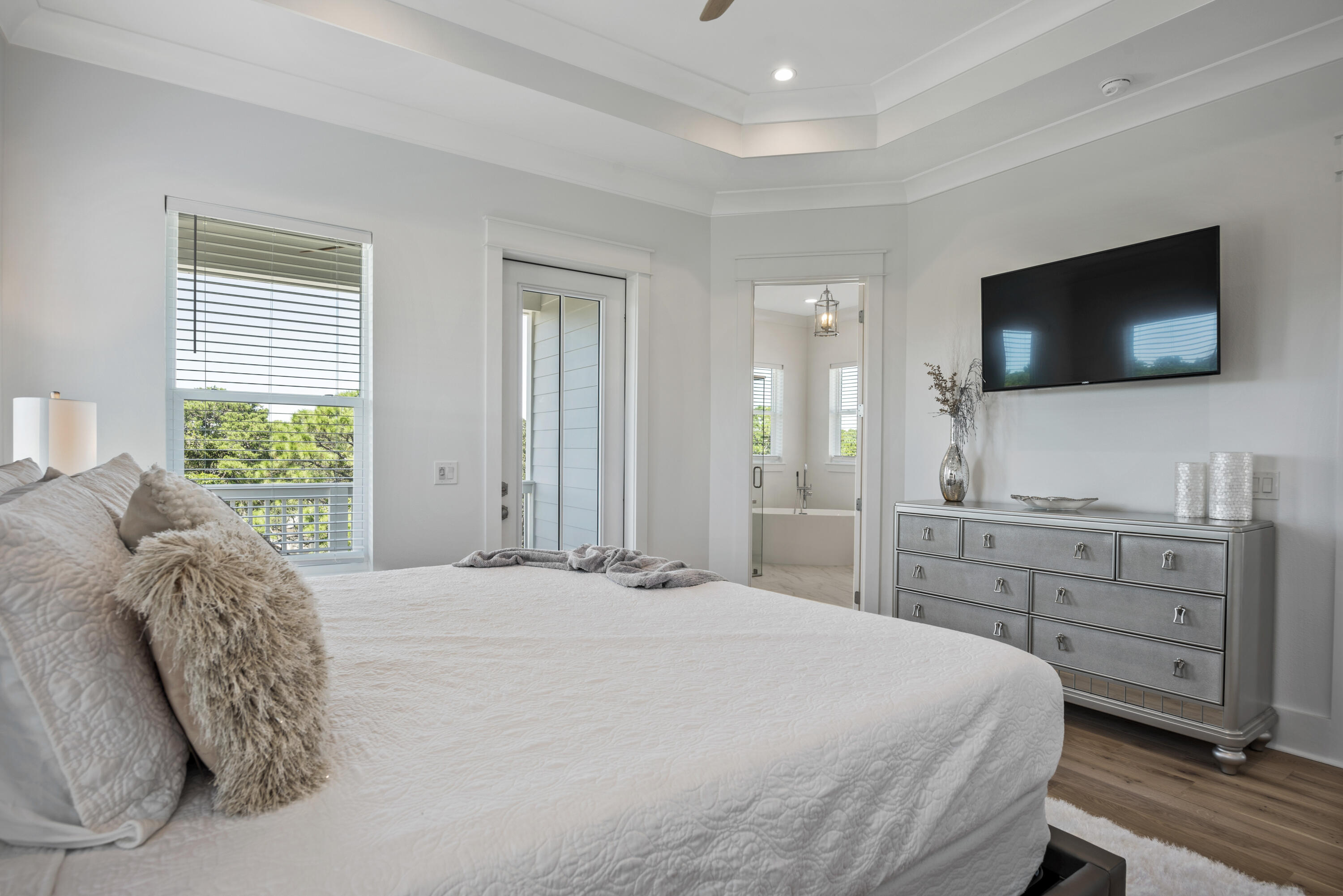 EMERALD WATERS VILLAGE - Residential