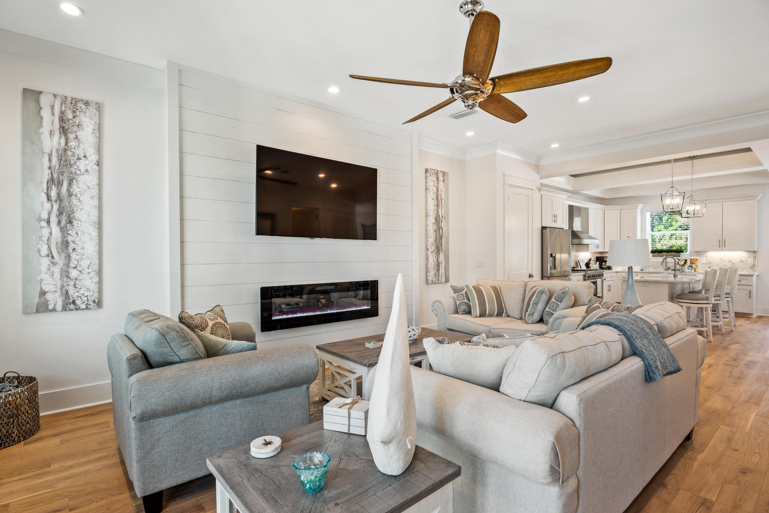 EMERALD WATERS VILLAGE - Residential