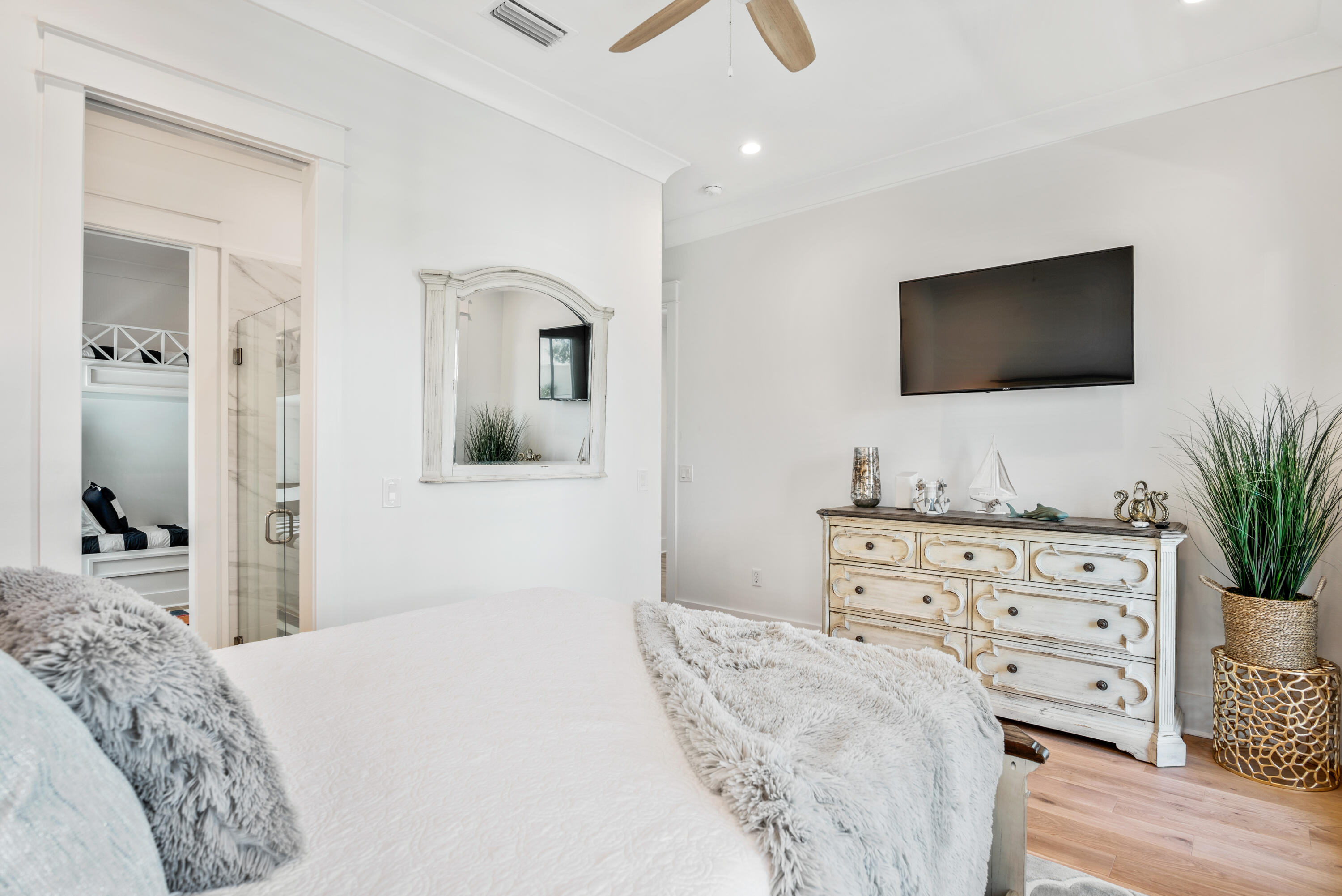 EMERALD WATERS VILLAGE - Residential